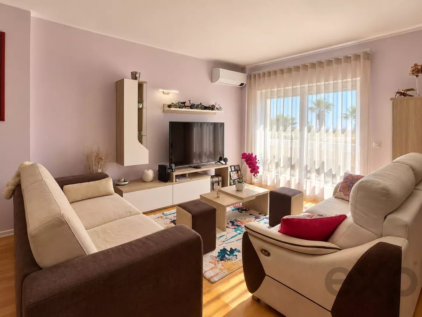 Appartement spacieux et lumineux de deux chambres dans une résidence fermée avec piscine et parking privé