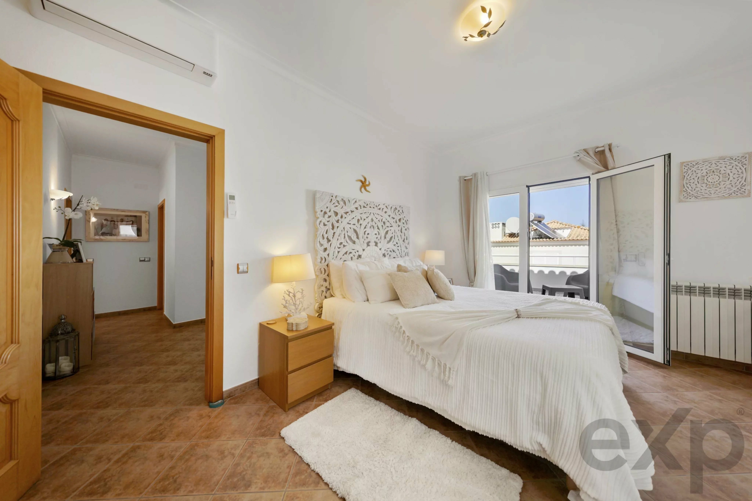 Detached villa with pool and garage, 5 minutes walk from Praia do Vau - Portimão