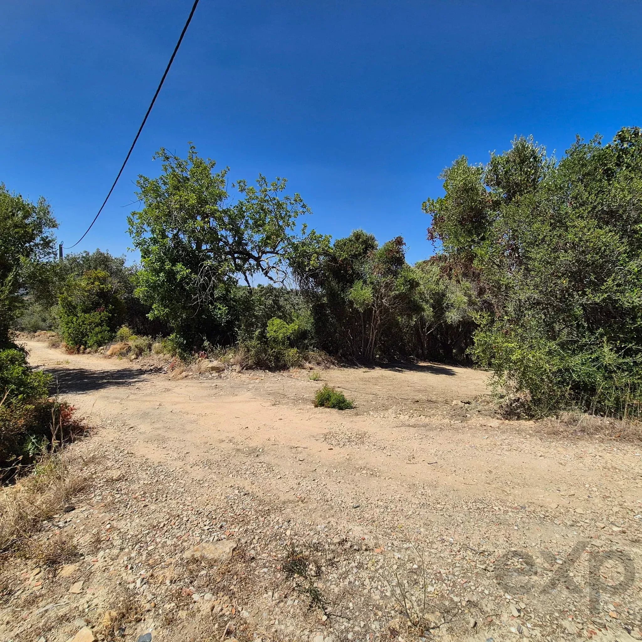 Rustic plot with well, Estoi – Faro
