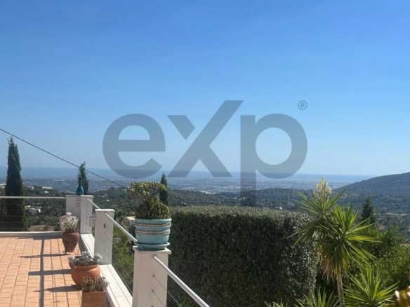 Elevated Algarve Villa with Incredible Sea Views, Pool and Exceptional Energy Efficiency