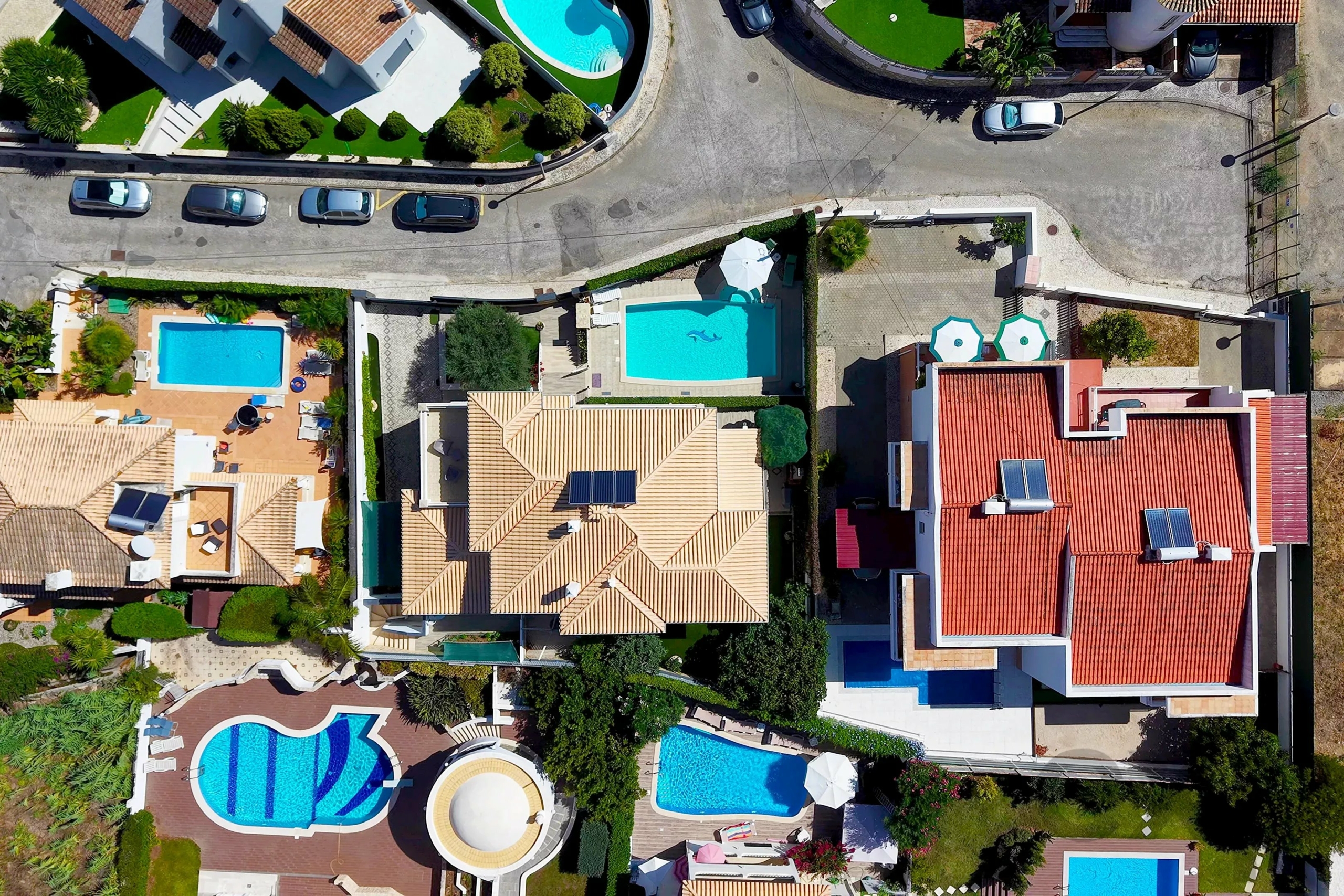 Detached villa with pool and garage, 5 minutes walk from Praia do Vau - Portimão