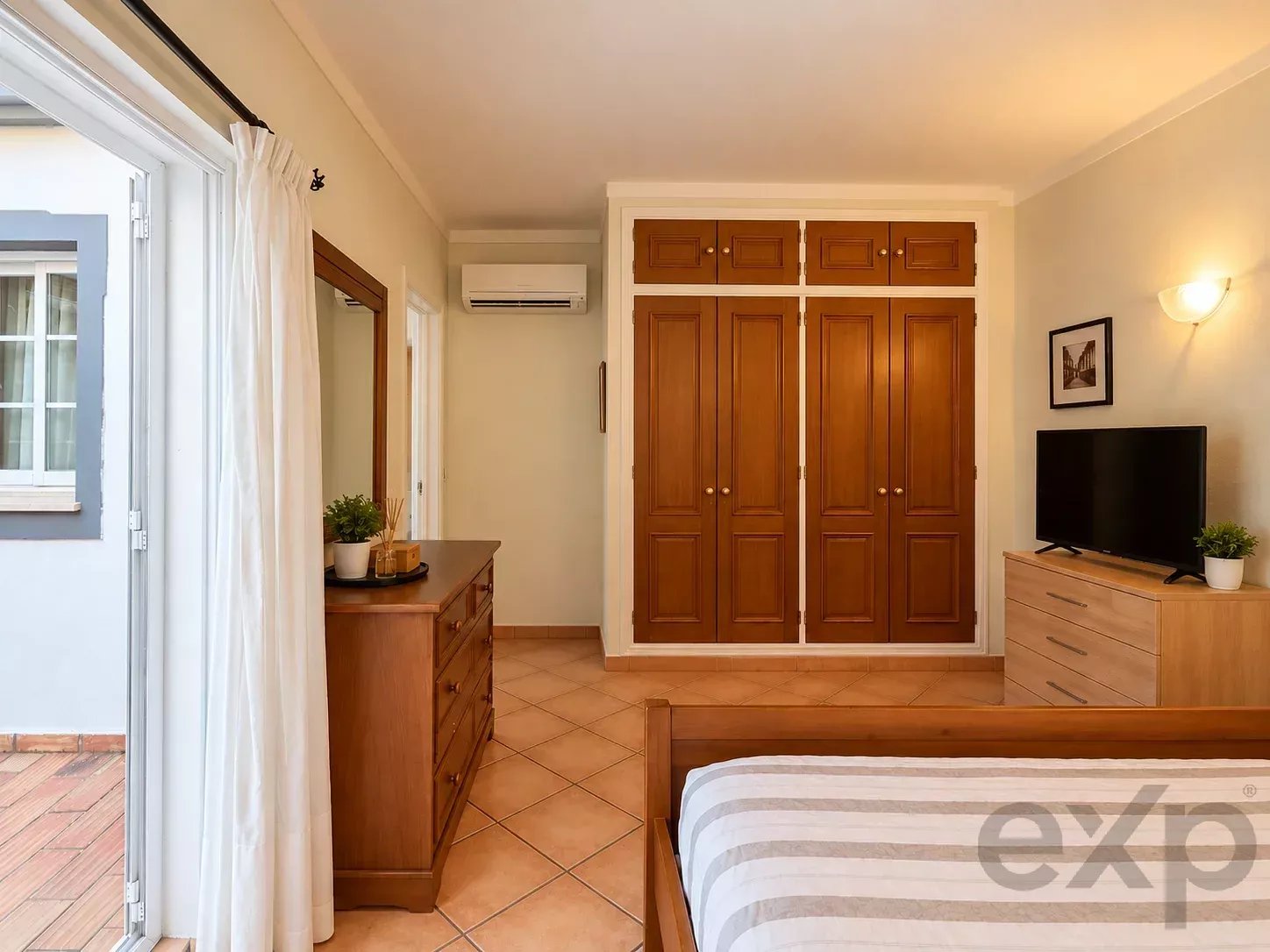 Single-story Housing in Monte São Miguel, Moncarapacho - Total Privacy and Panoramic Views