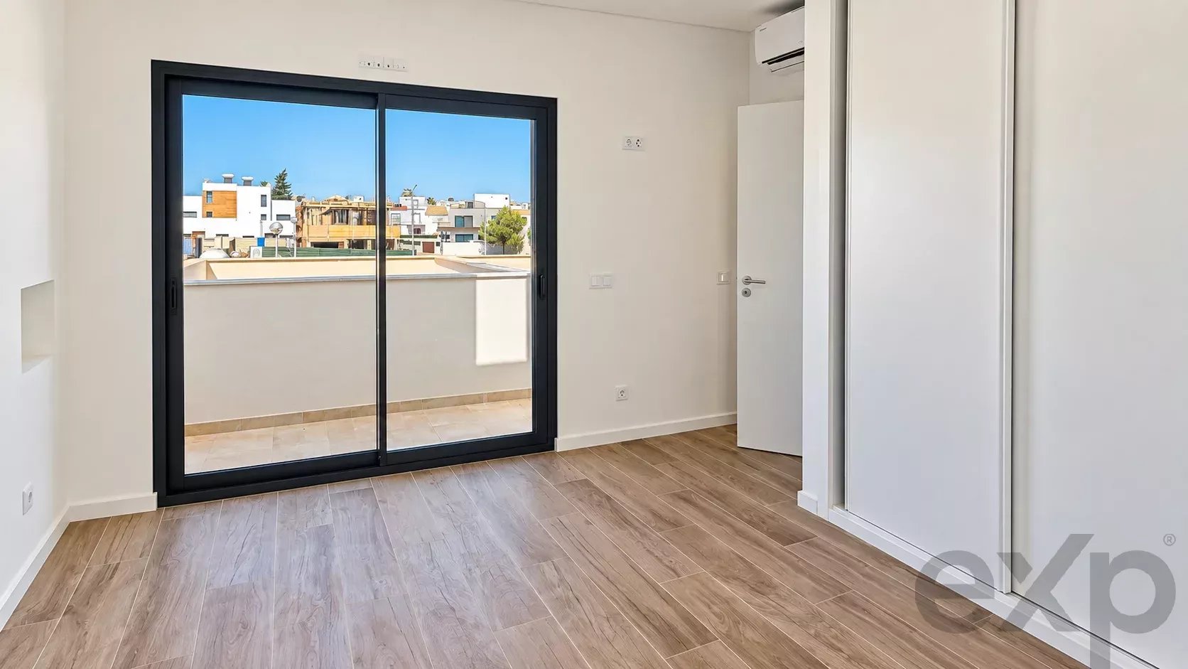 Maison neuve de 3 chambres à 5 minutes de la plage de Fuseta