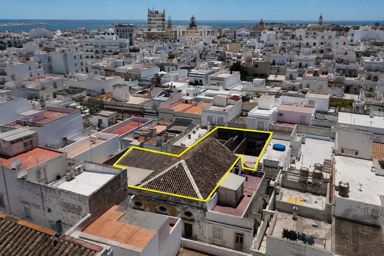 Gebäude mit algarvischer Seele: 357 m² im Zentrum von Olhão mit Baupotenzial für 5 Stockwerke