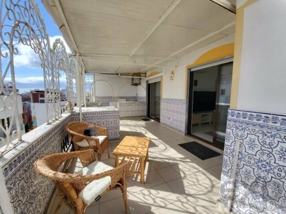Exceptional two bedrooms Apartment on the top floor with a large terrace. Historic heart of Portimão