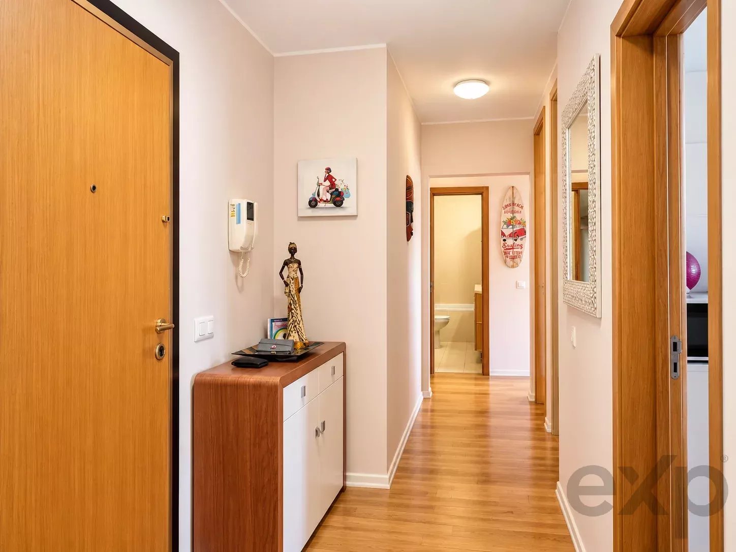 Appartement spacieux et lumineux de deux chambres dans une résidence fermée avec piscine et parking privé