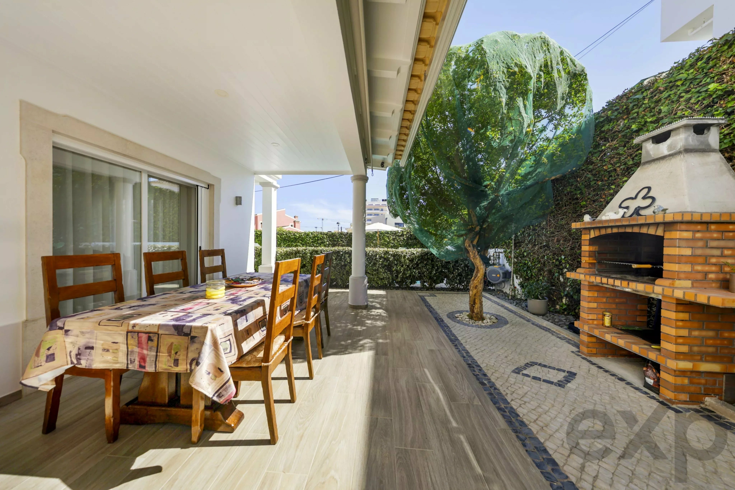 Detached villa with pool and garage, 5 minutes walk from Praia do Vau - Portimão