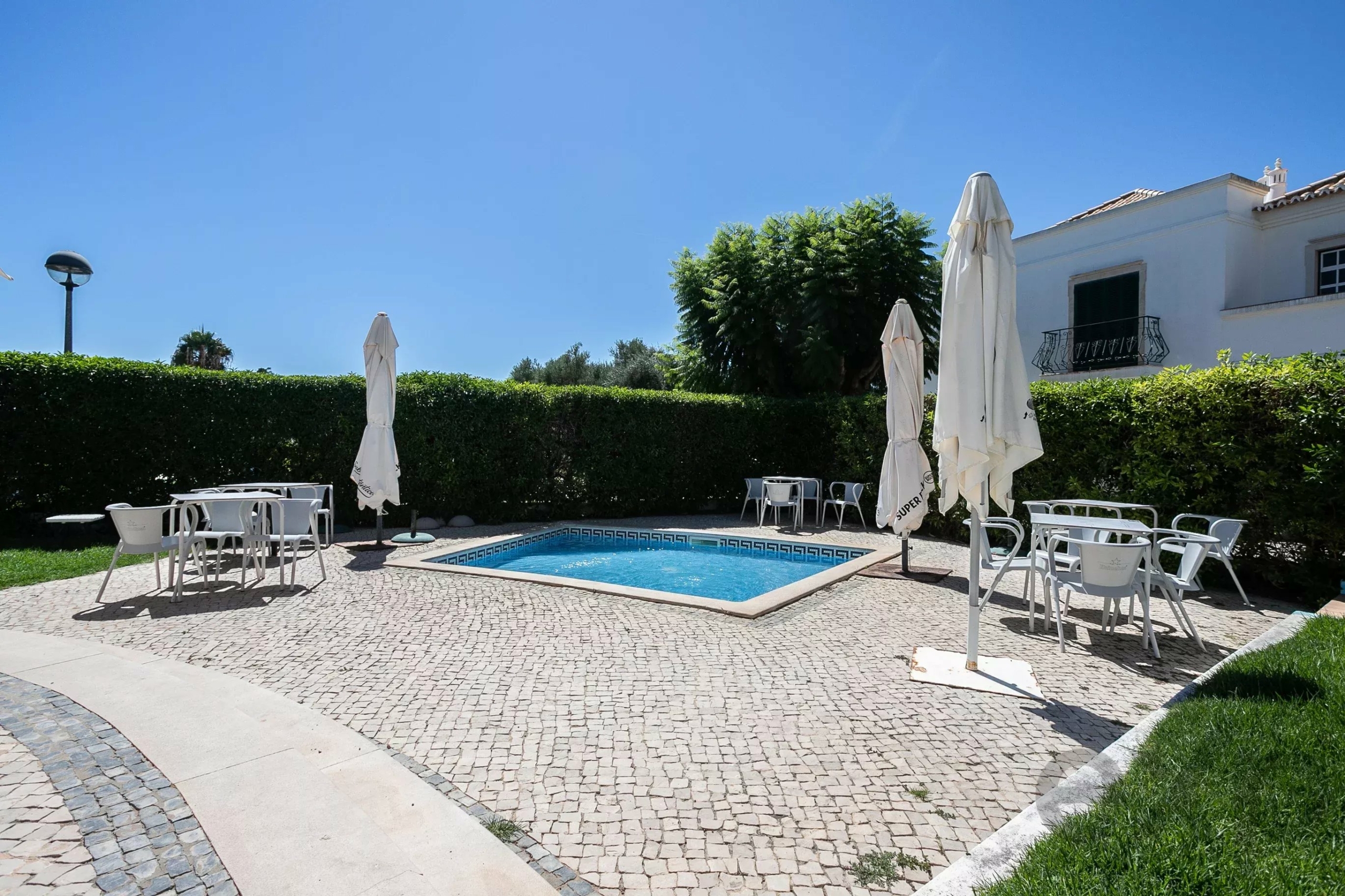 Cabanas Village – T2 mit Terrasse und Pool