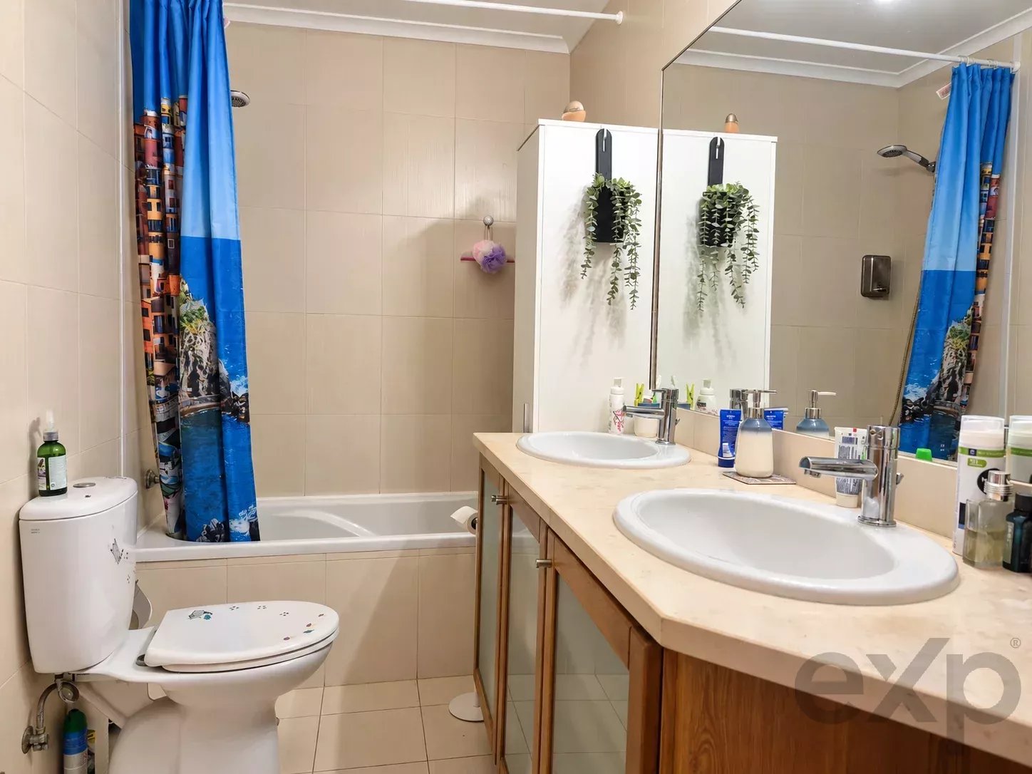 Appartement spacieux et lumineux de deux chambres dans une résidence fermée avec piscine et parking privé