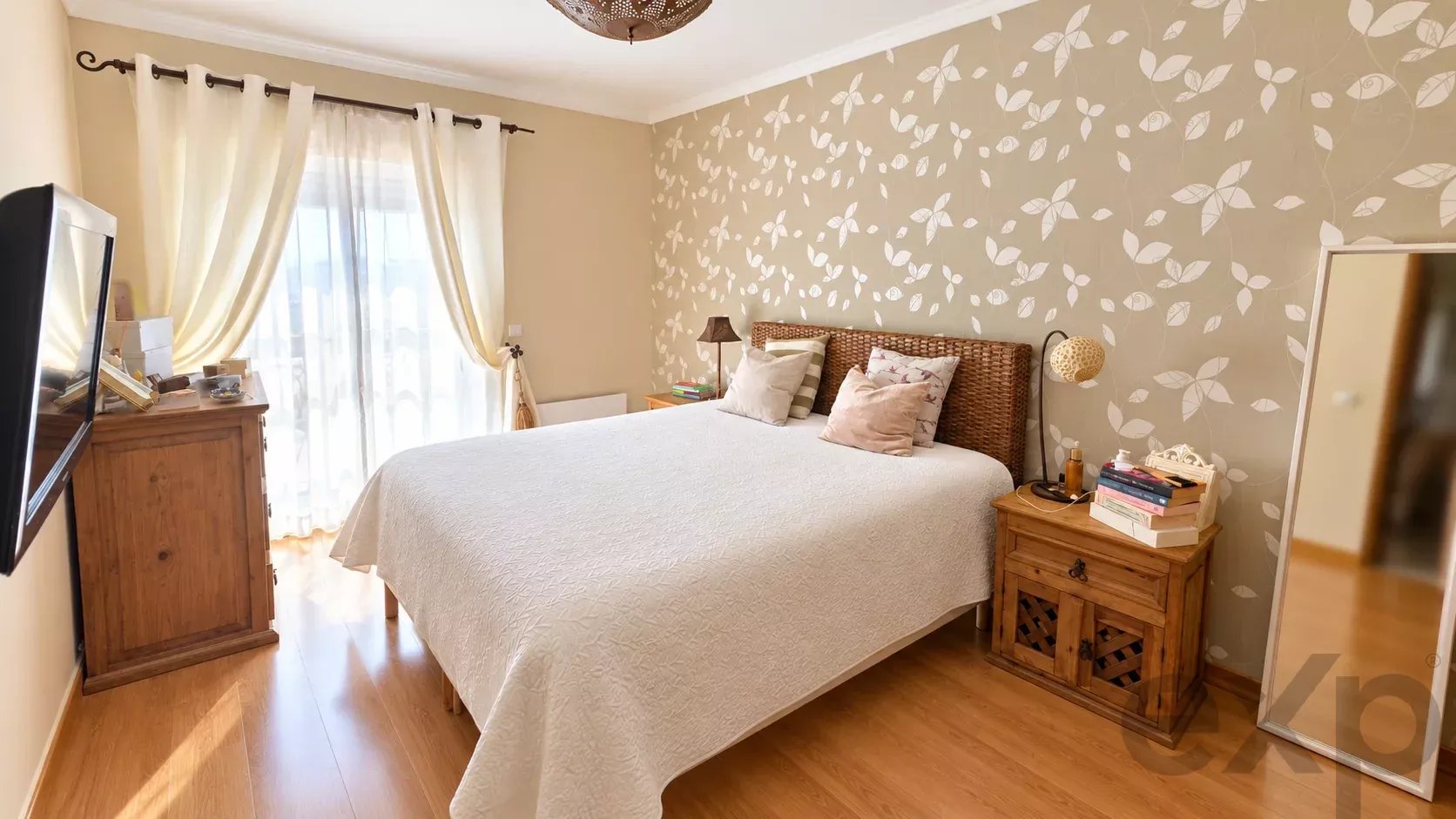Spacious 3-Bedroom Apartment with Balcony and Parking