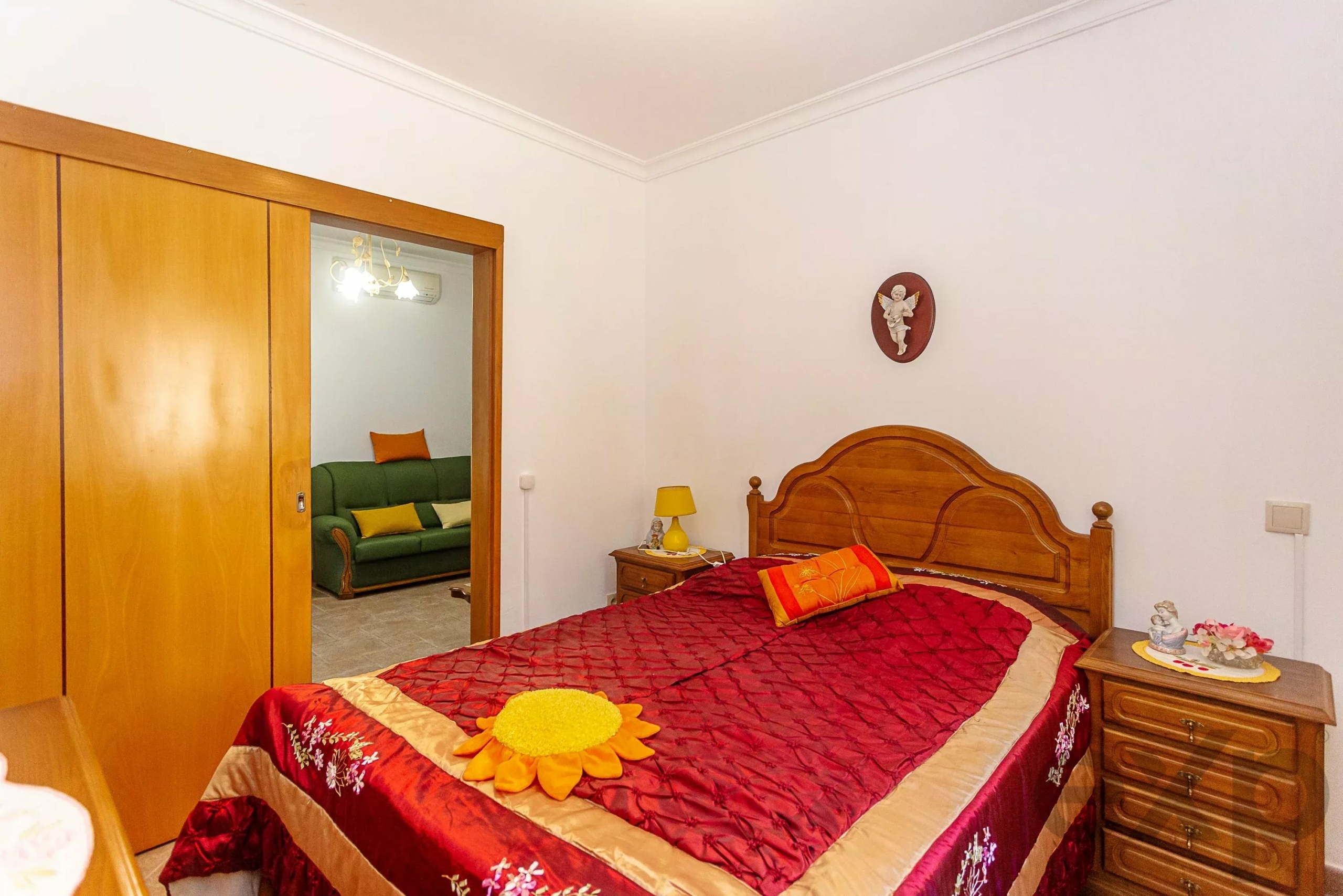 3-bedroom house with a separate studio next to the Ria Formosa