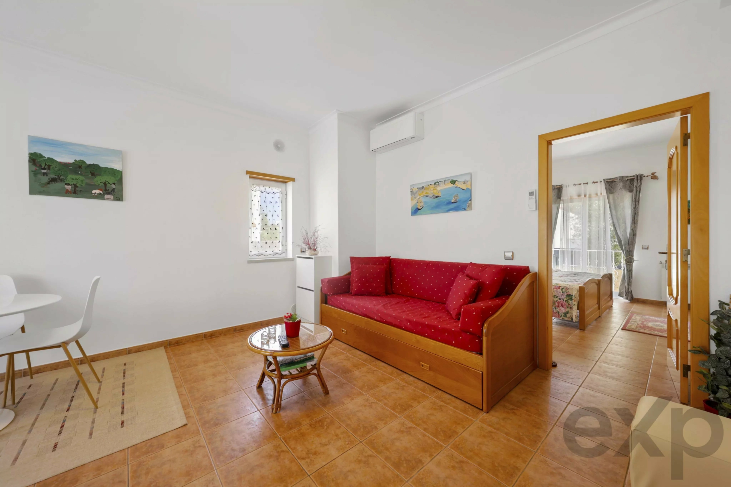 Detached villa with pool and garage, 5 minutes walk from Praia do Vau - Portimão