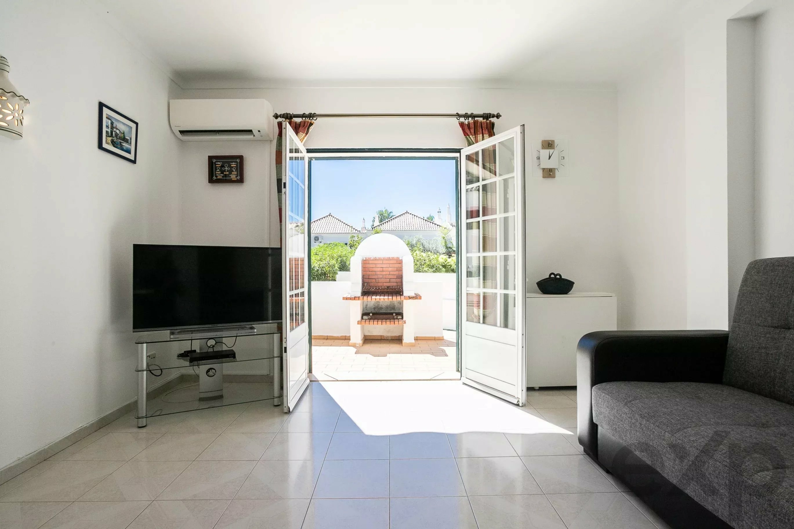 Cabanas Village – T2 mit Terrasse und Pool