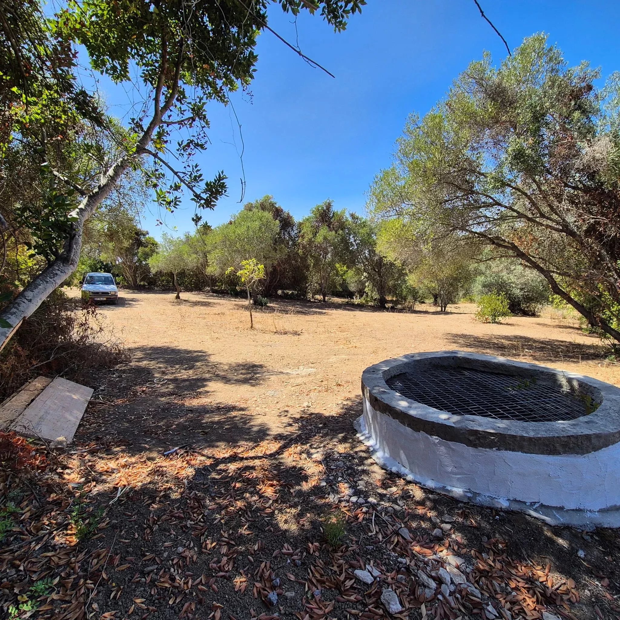 Rustic plot with well, Estoi – Faro