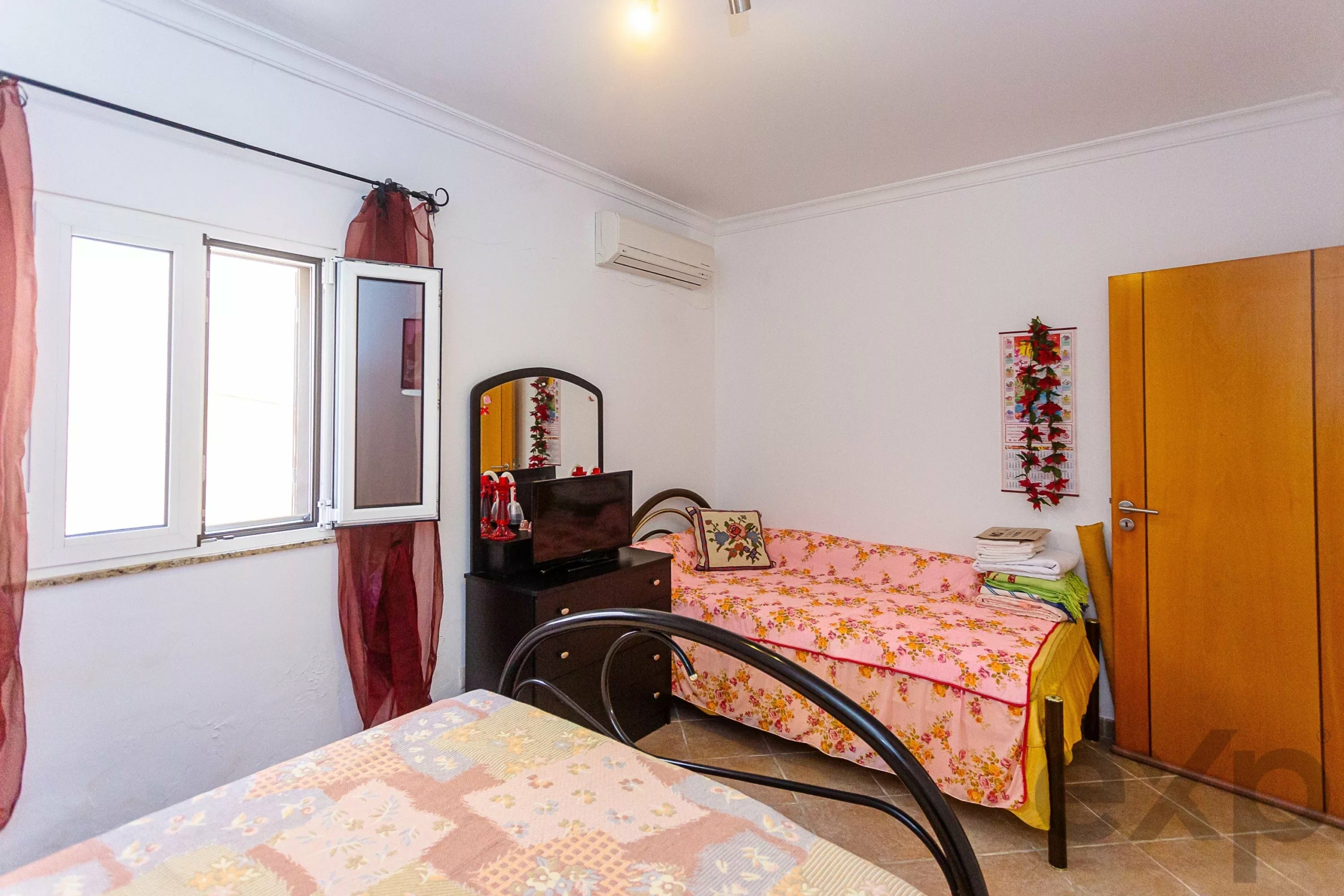 3-bedroom house with a separate studio next to the Ria Formosa