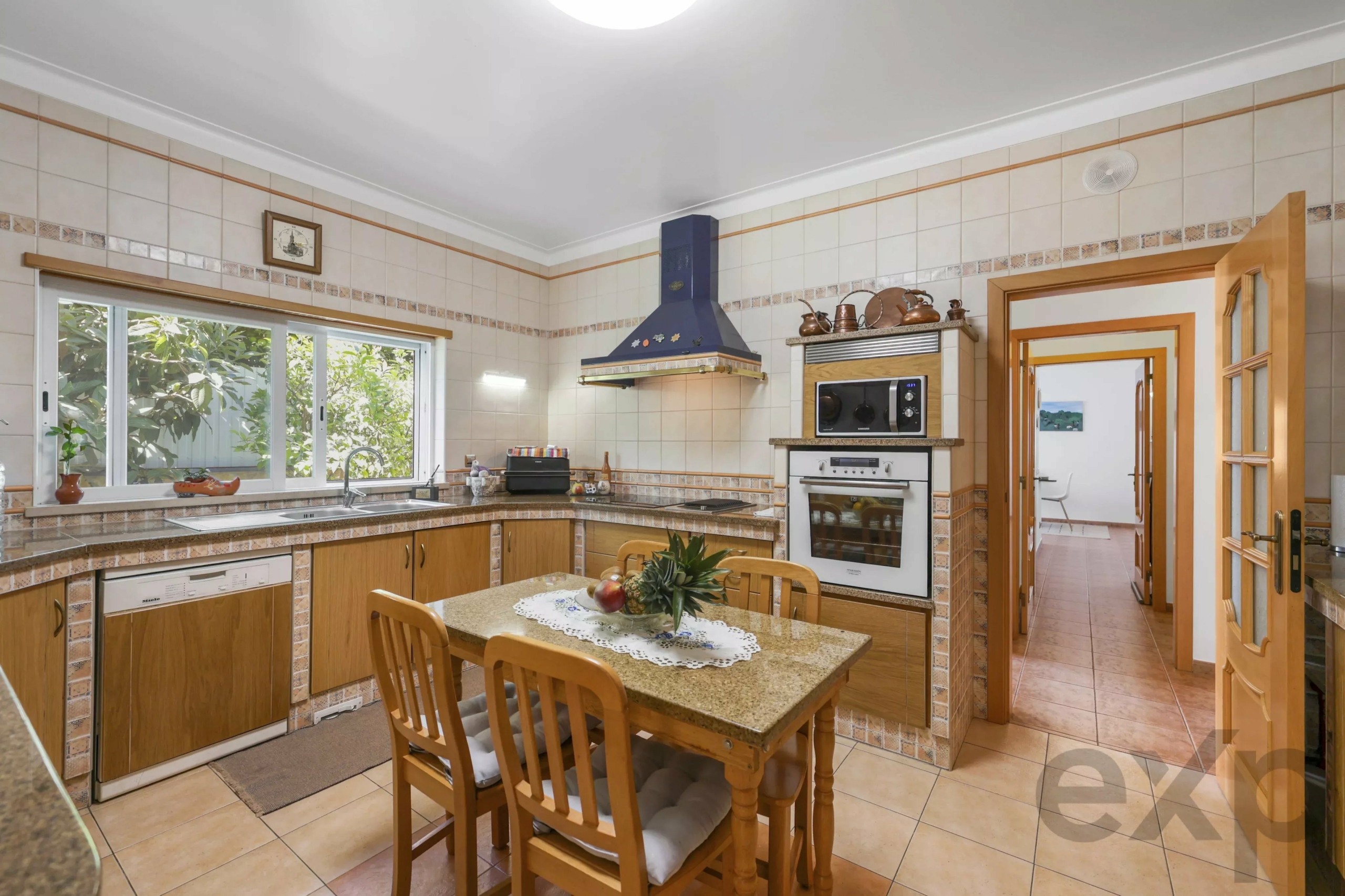 Detached villa with pool and garage, 5 minutes walk from Praia do Vau - Portimão