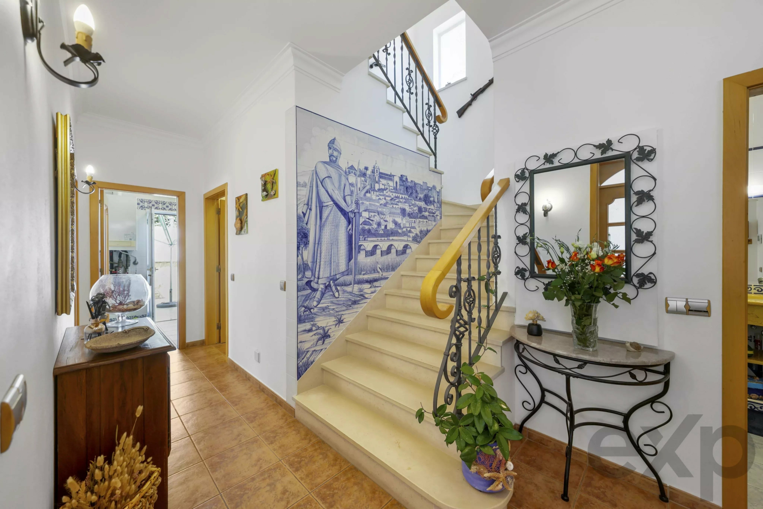 Detached villa with pool and garage, 5 minutes walk from Praia do Vau - Portimão