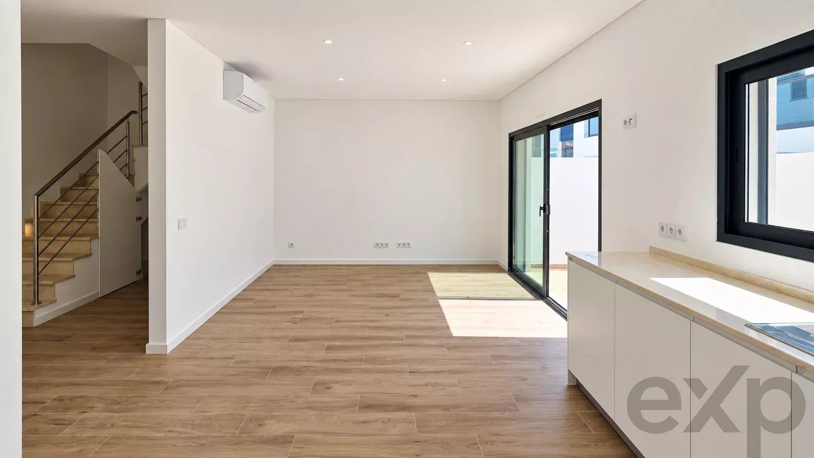 Maison neuve de 3 chambres à 5 minutes de la plage de Fuseta