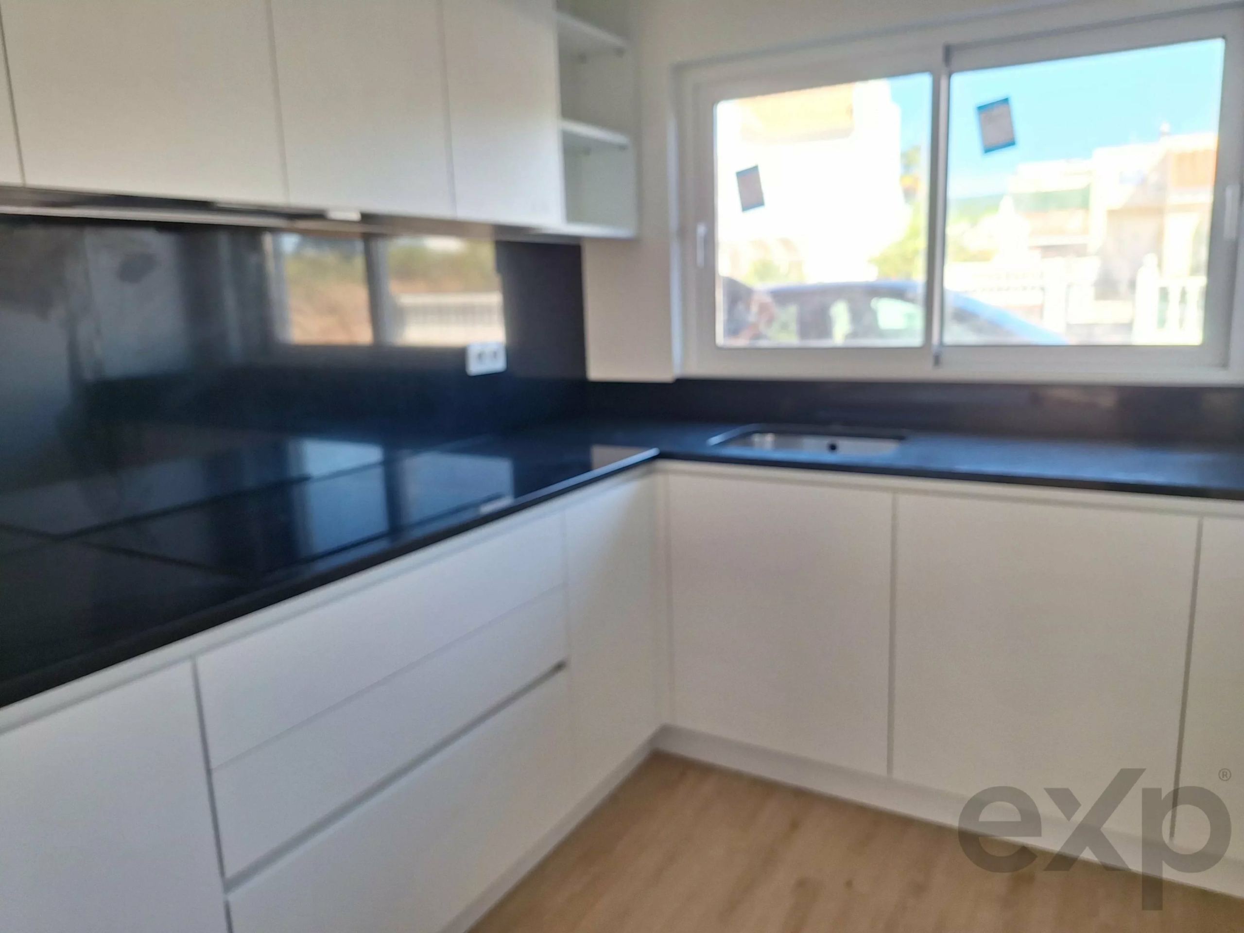 Zwei-Zimmer-Wohnung zu verkaufen