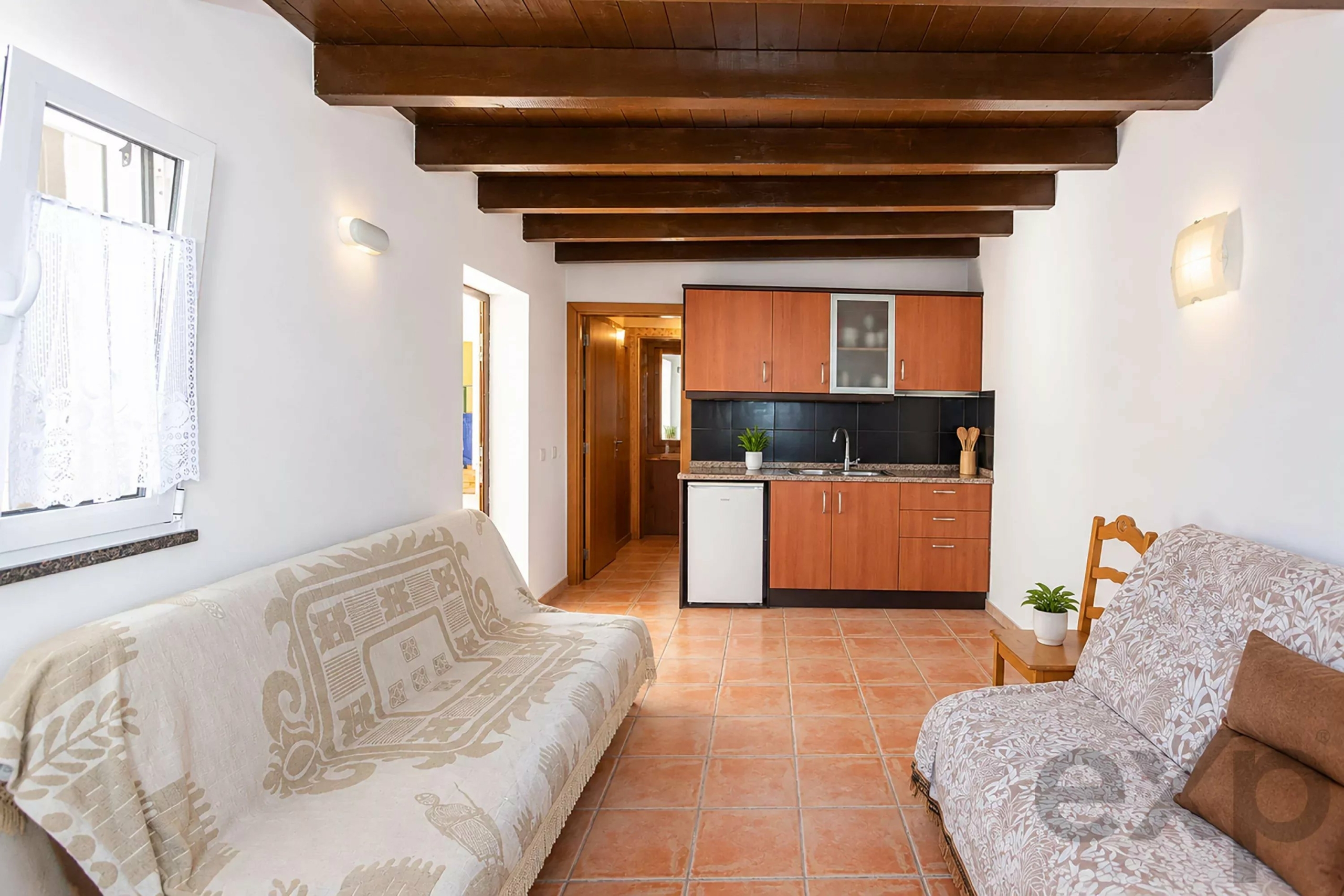 3-bedroom house with a separate studio next to the Ria Formosa