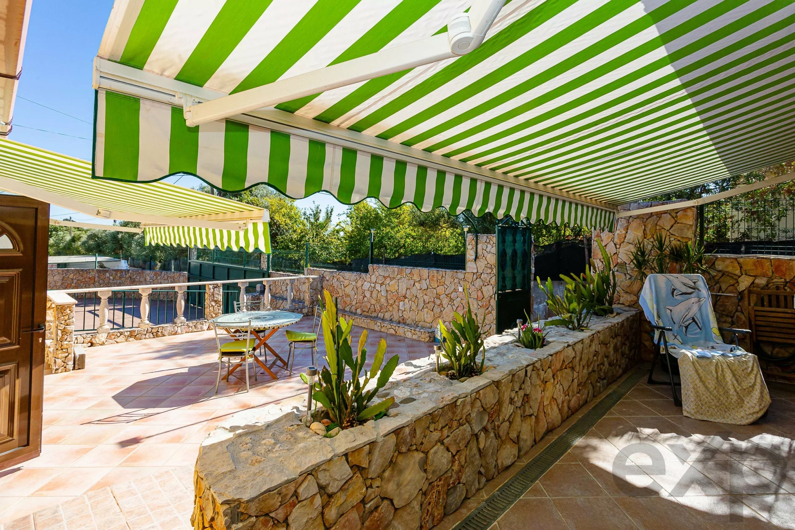 3-bedroom house with a separate studio next to the Ria Formosa