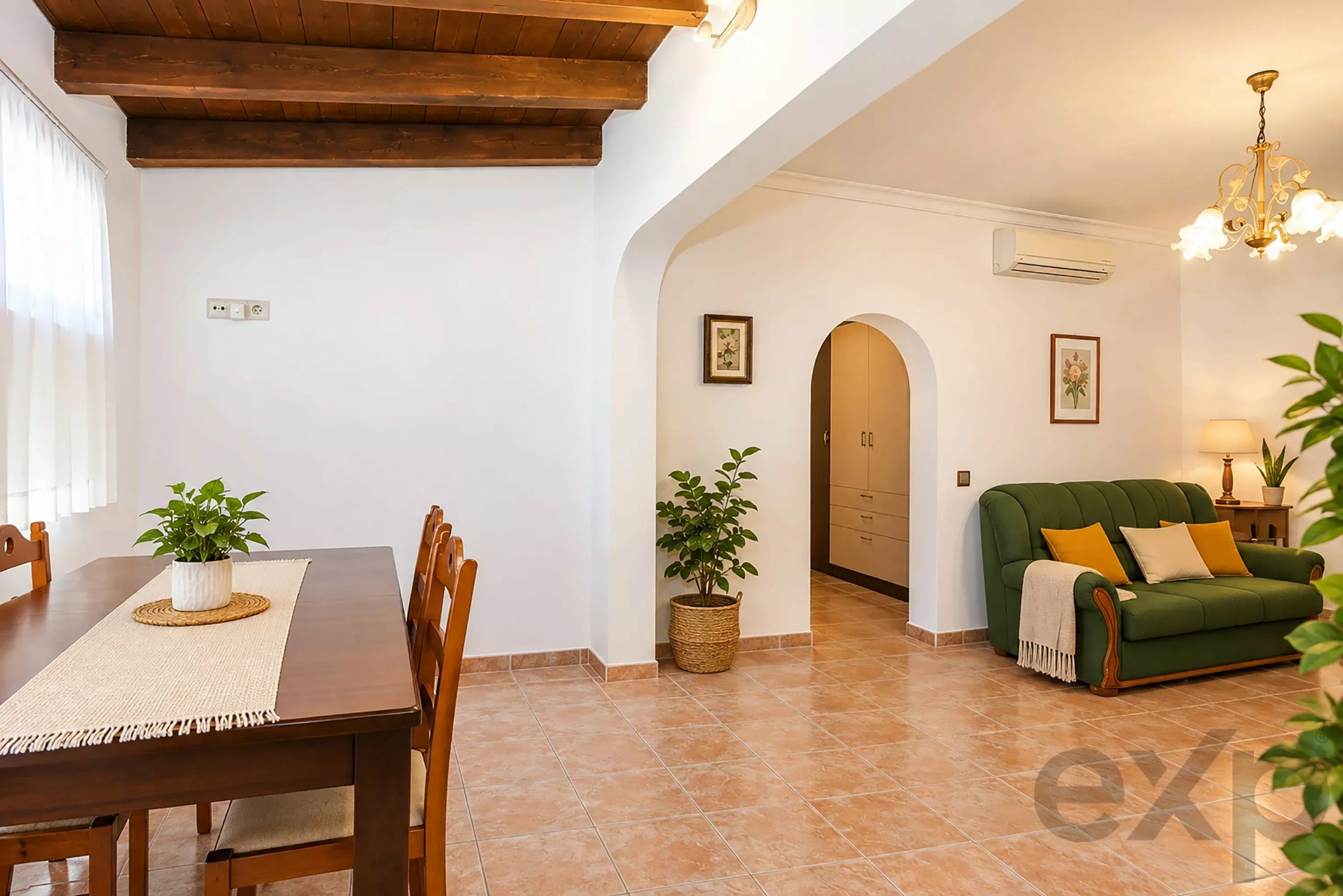 3-bedroom house with a separate studio next to the Ria Formosa