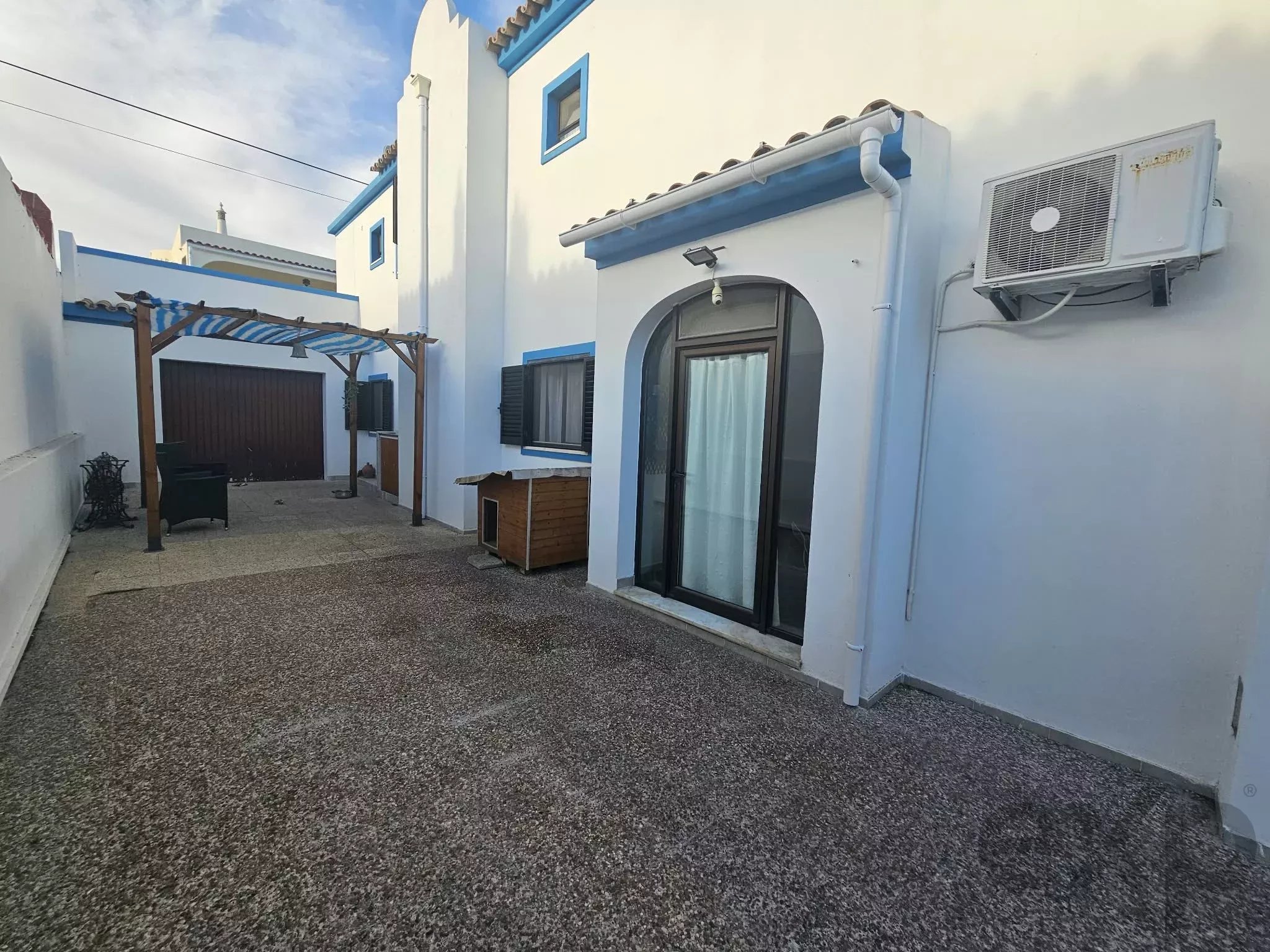 Maison 3+1 chambres avec garage à Olhão