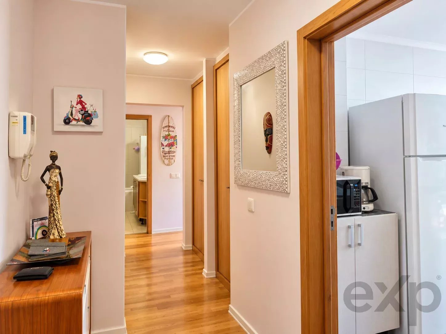 Appartement spacieux et lumineux de deux chambres dans une résidence fermée avec piscine et parking privé