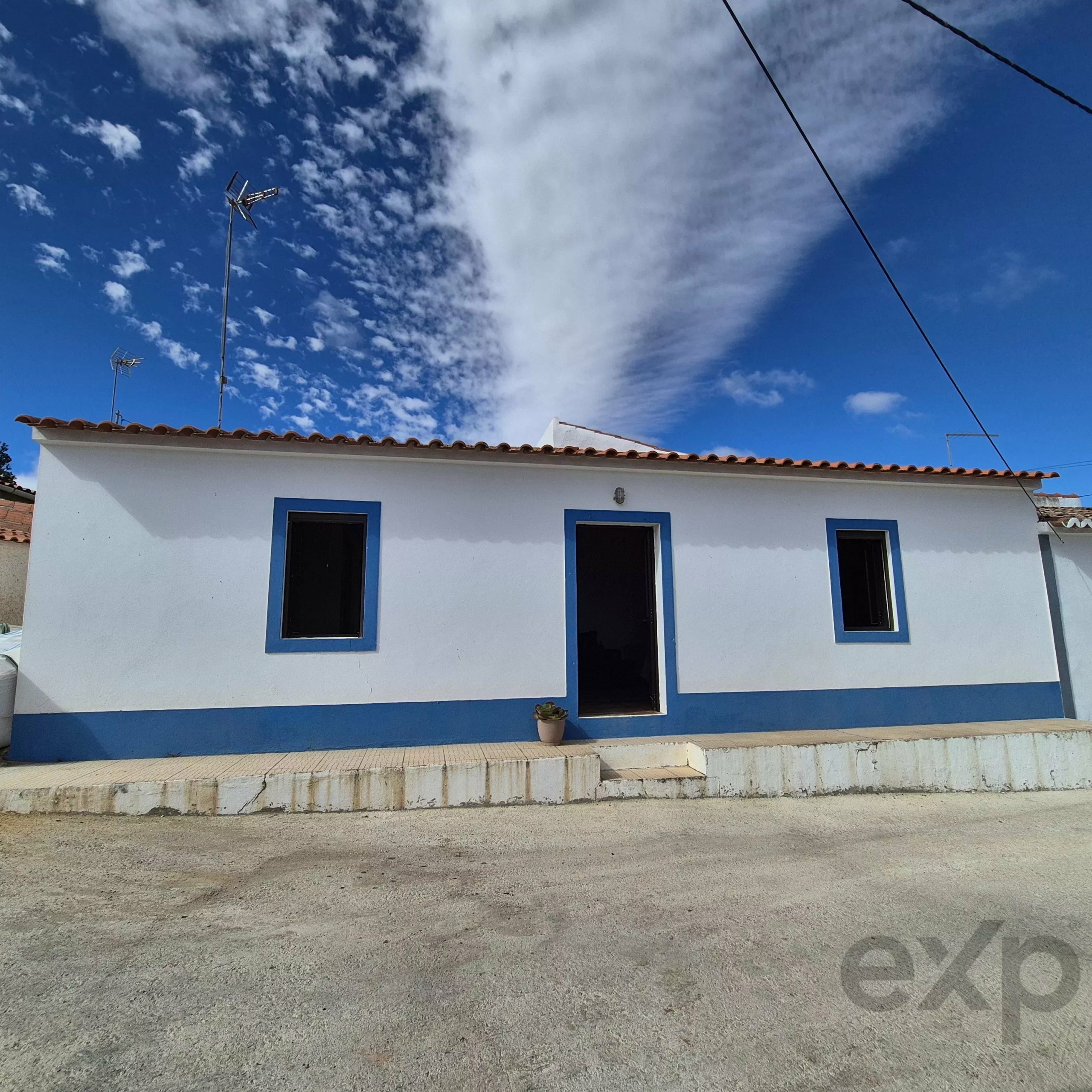 Two traditional houses with land in Vicentes, Alcoutim