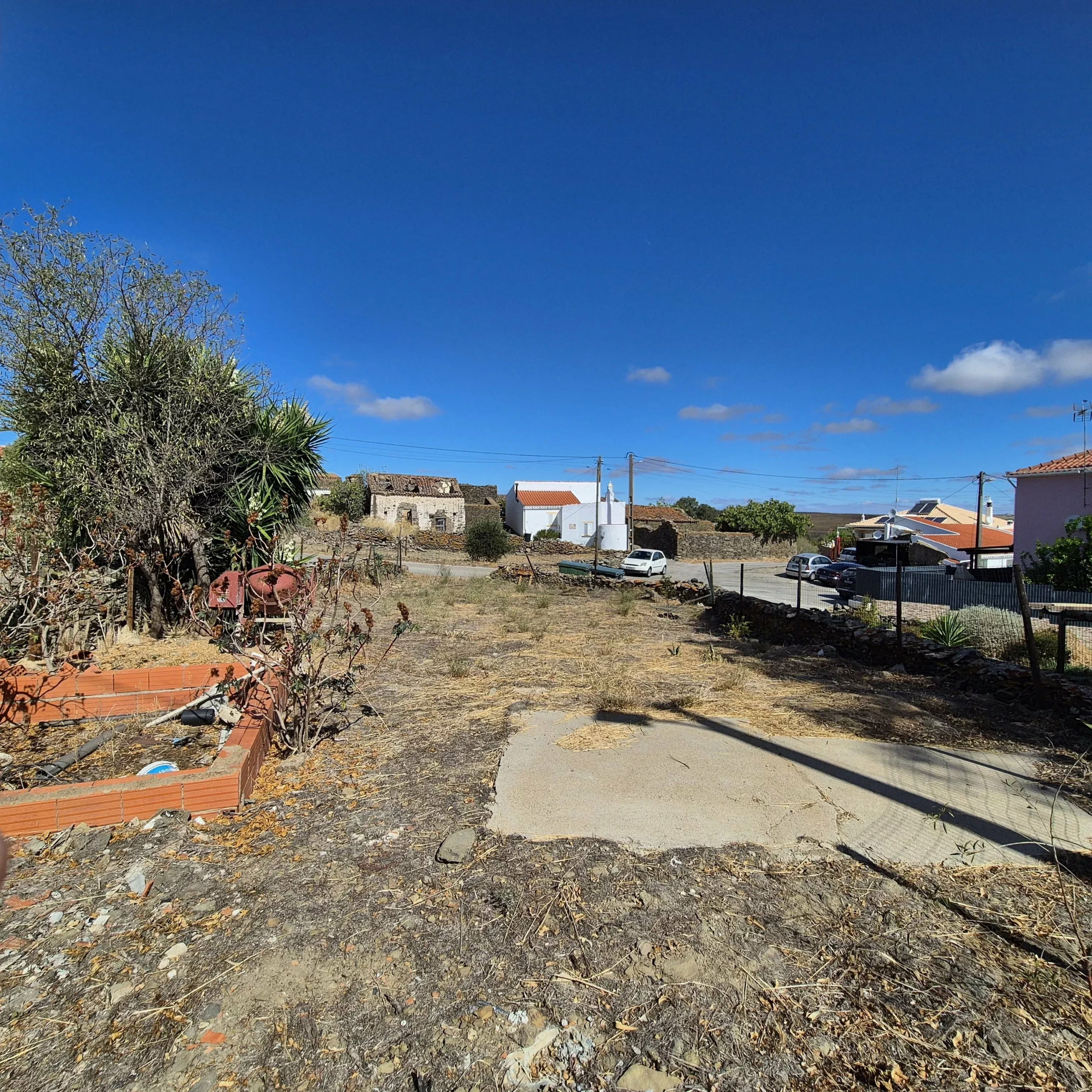 Two traditional houses with land in Vicentes, Alcoutim