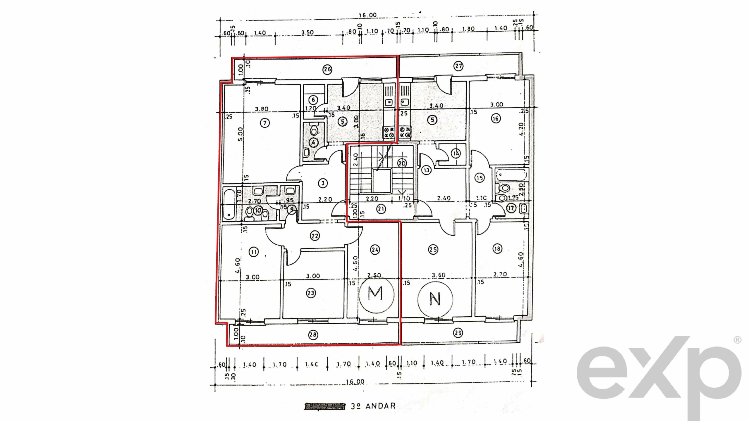 Bright three-bedroom apartment with two bathrooms in a central location