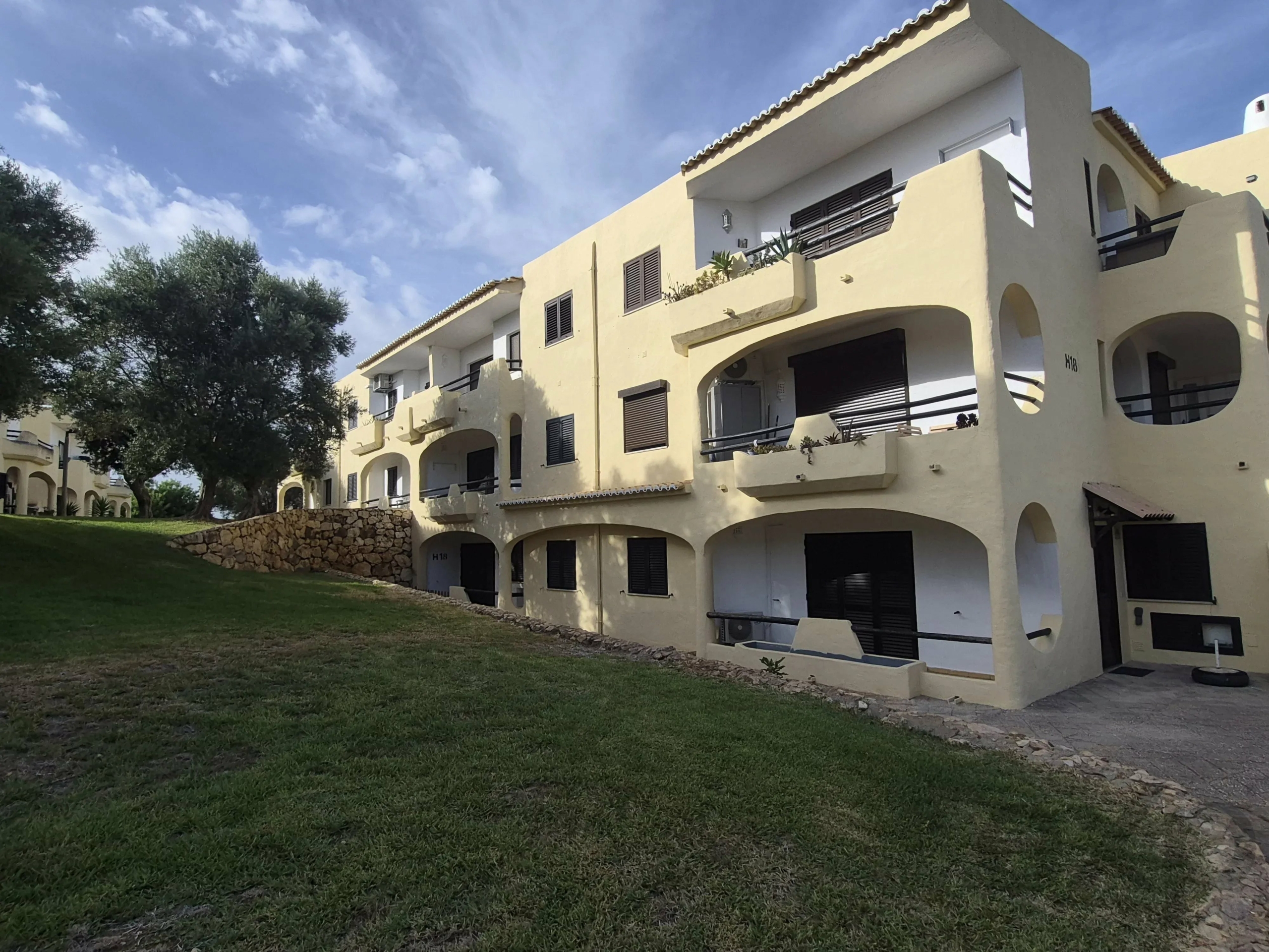 Bright south-facing one-bedroom apartment with balcony - Alvor