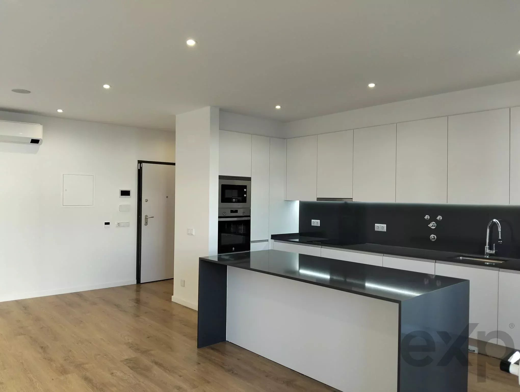 Semi-New 2-Bedroom Apartment in São Brás de Alportel - Faro - Algarve