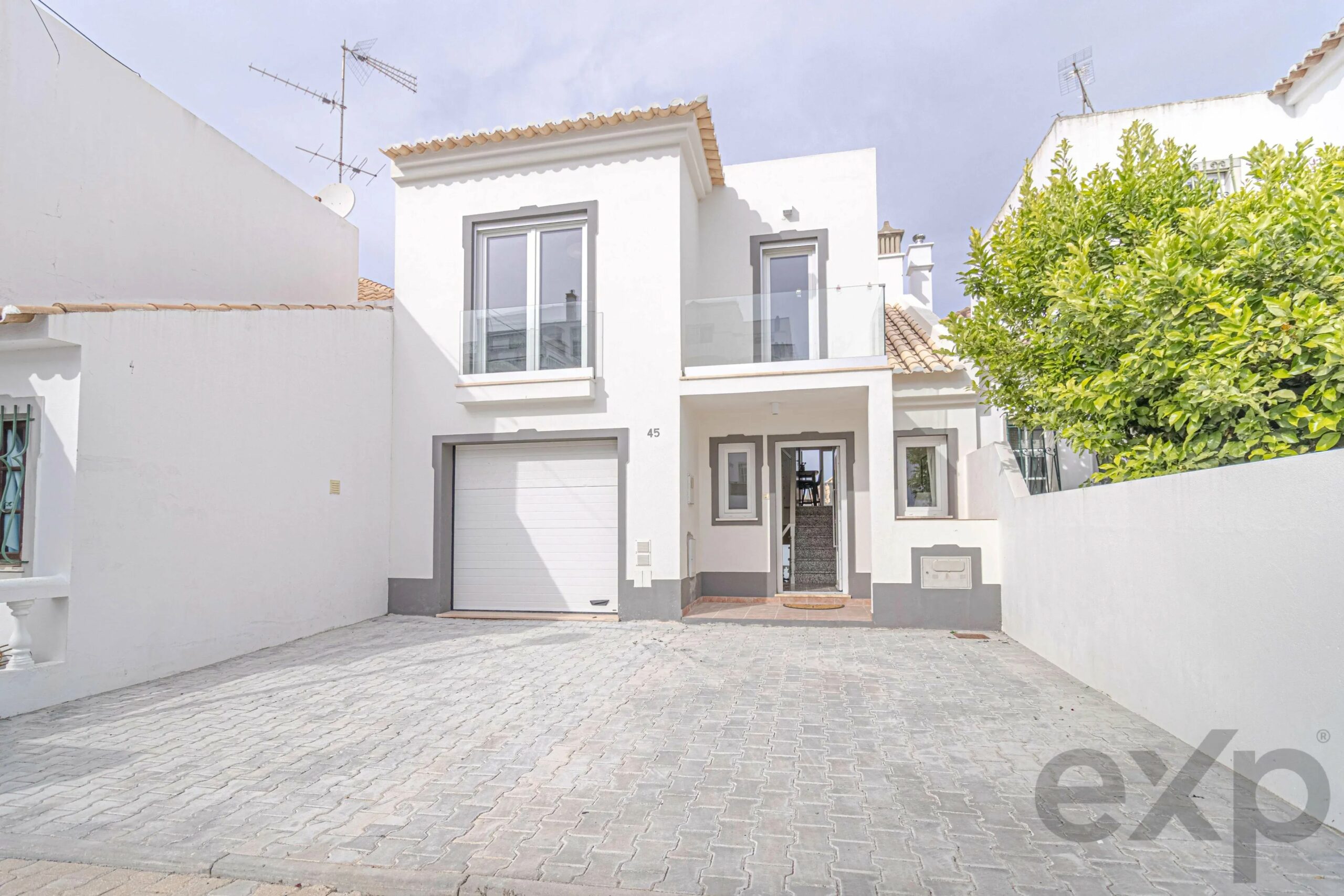 Modern 3-Bedroom Twin Villa in Tavira