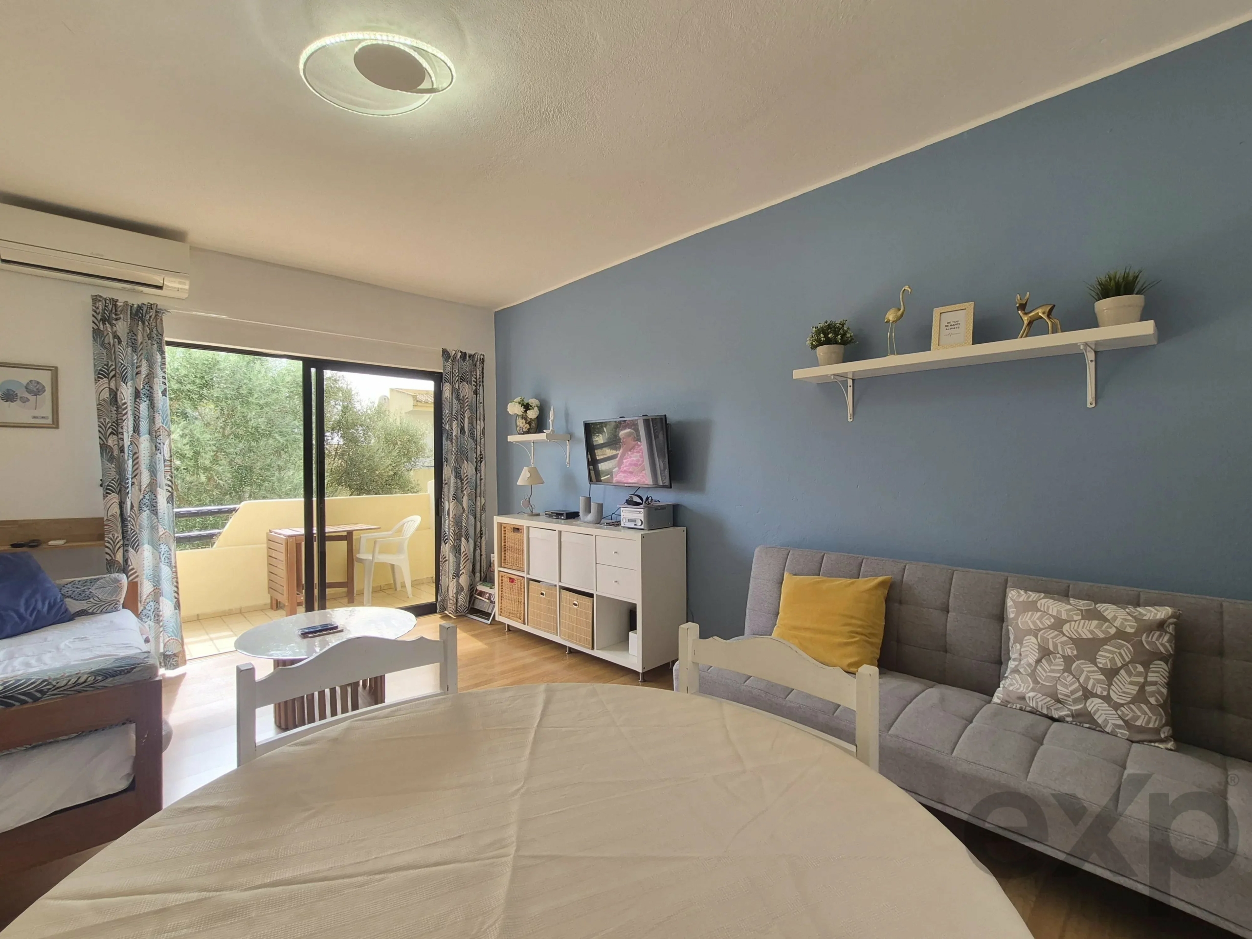 Bright south-facing one-bedroom apartment with balcony - Alvor