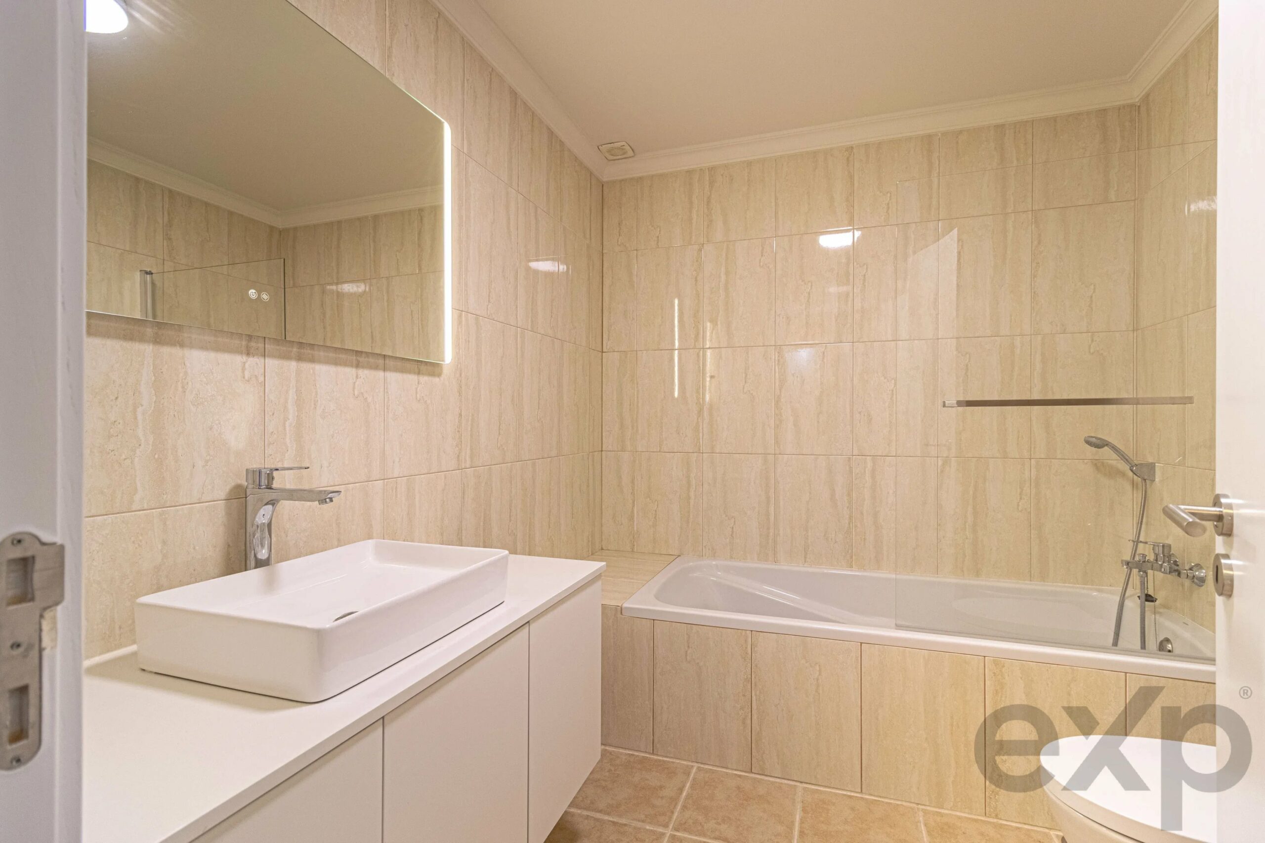 Modern 3-Bedroom Twin Villa in Tavira