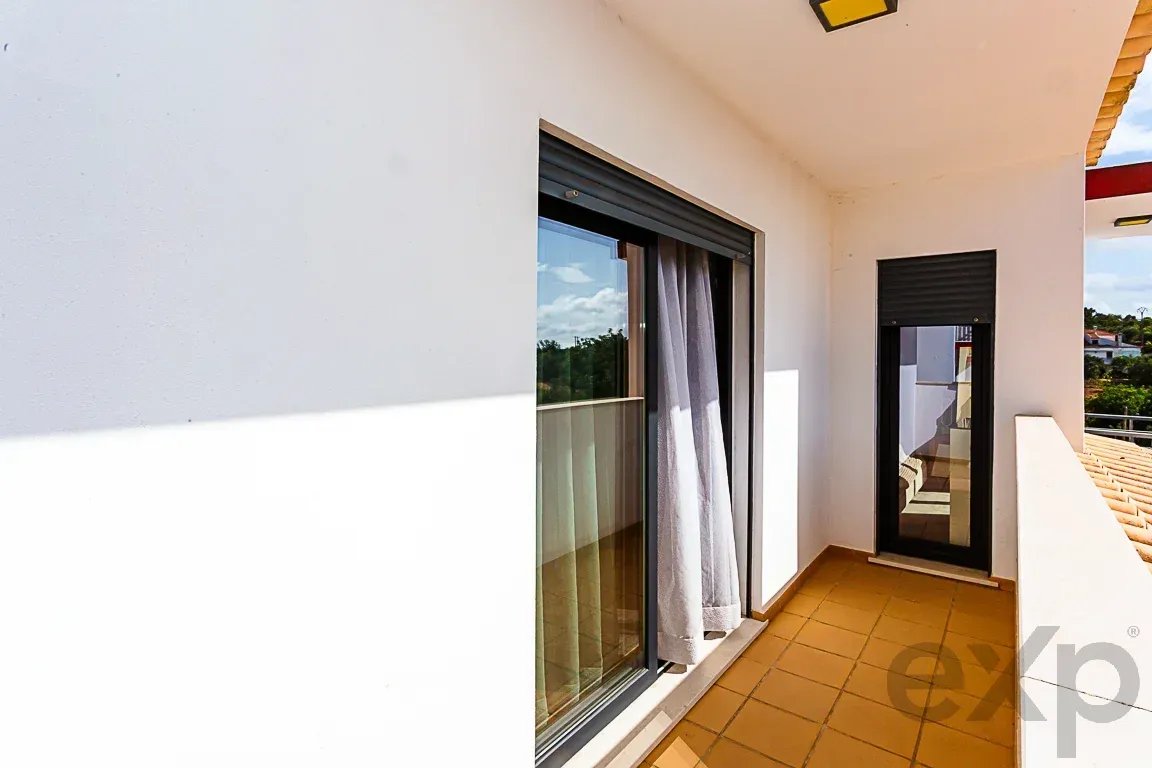 Exceptional Detached House with Swimming Pool, Panoramic Views and Privacy, 3 Minutes from Loulé