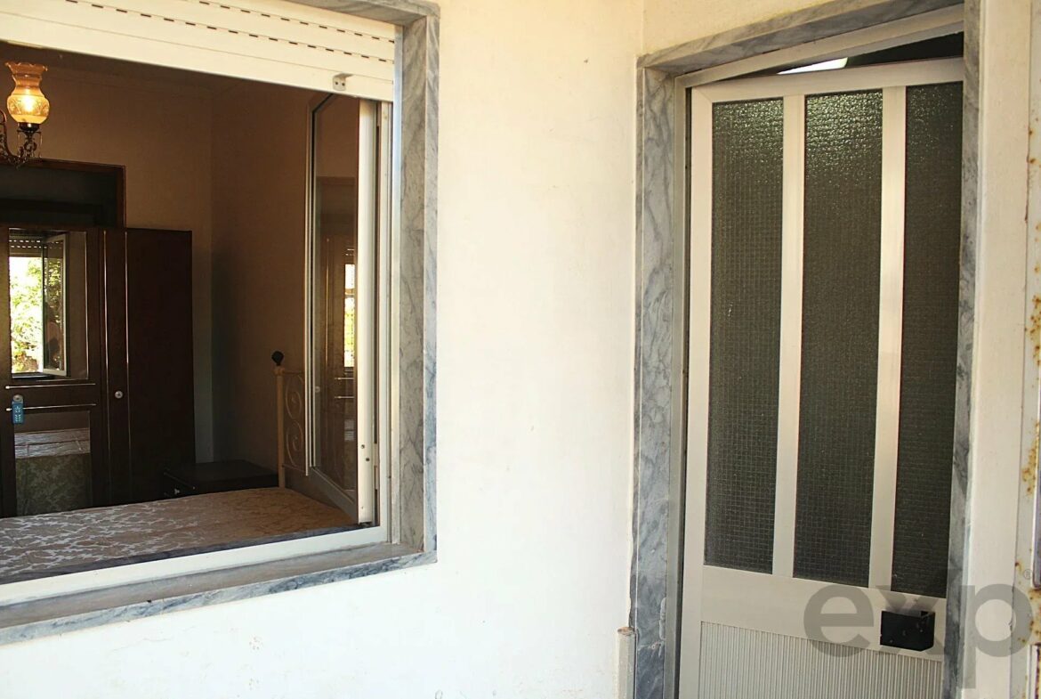 Two-Family House in Ferragudo - Charm, Space and Potential, photo 23