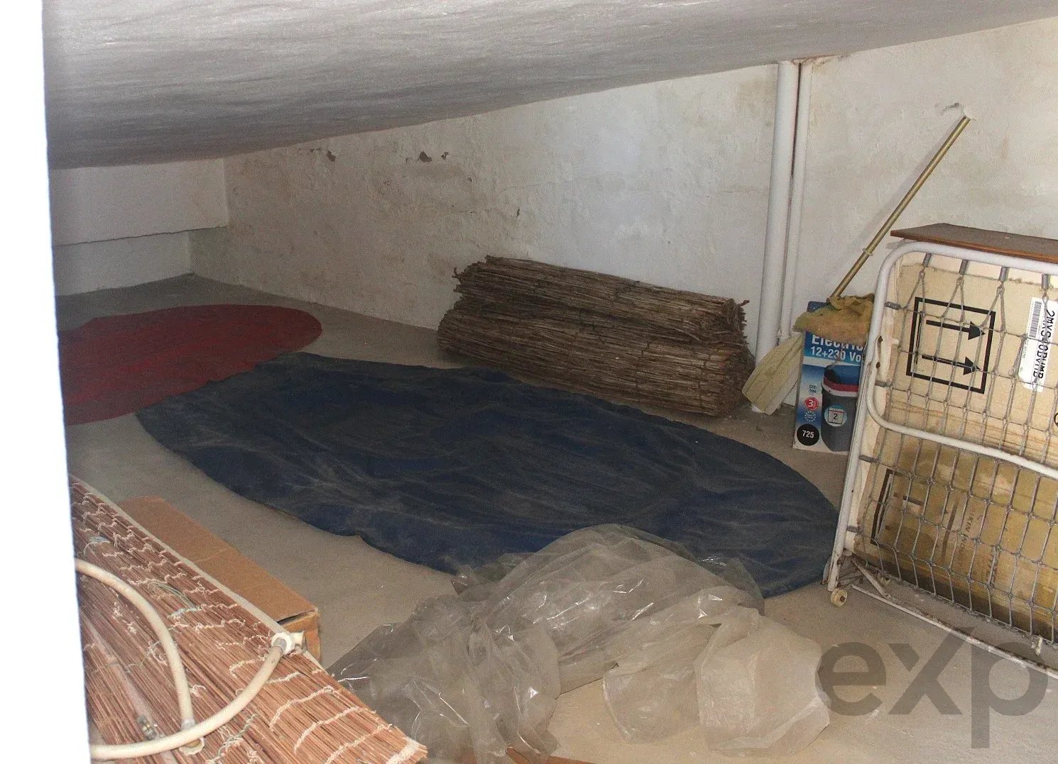 Two-Family House in Ferragudo - Charm, Space and Potential