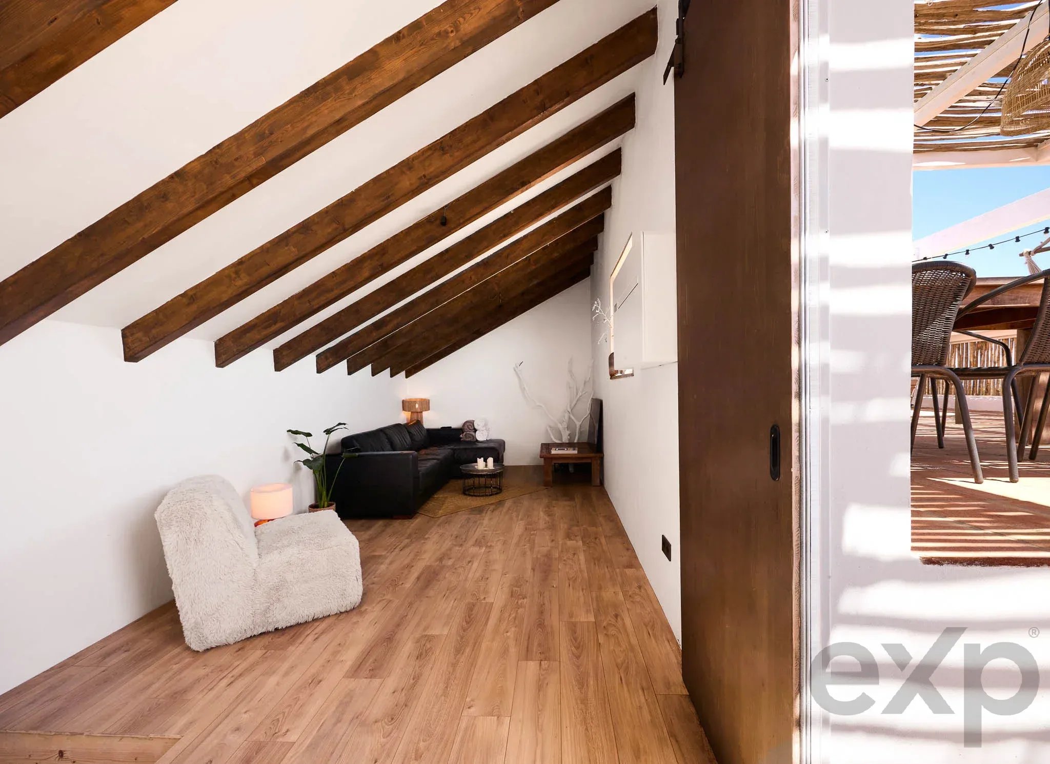 Renovated Village Townhouse with Rooftop Plunge Pool and Studio, near Silves