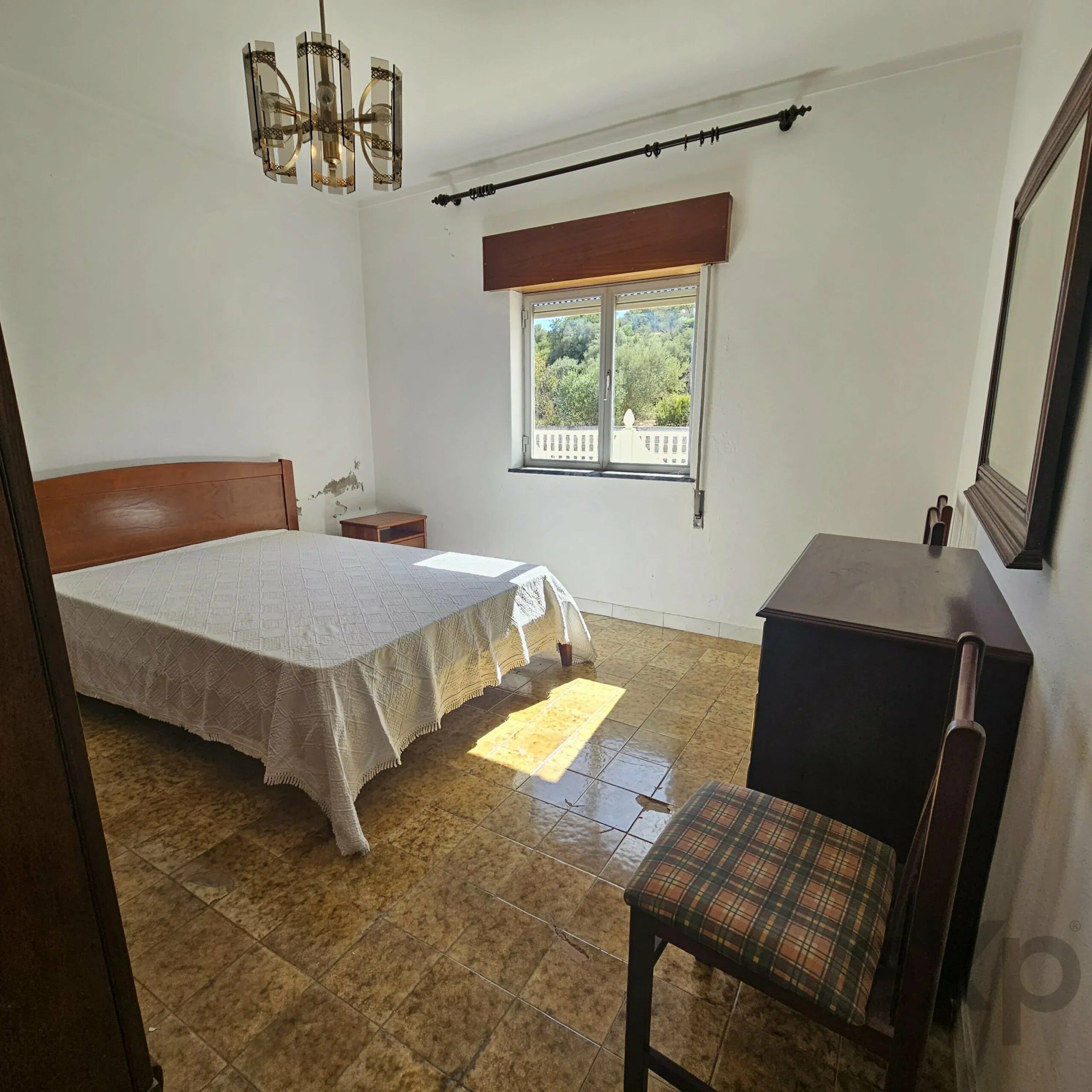 Two-Family House in Ferragudo - Charm, Space and Potential