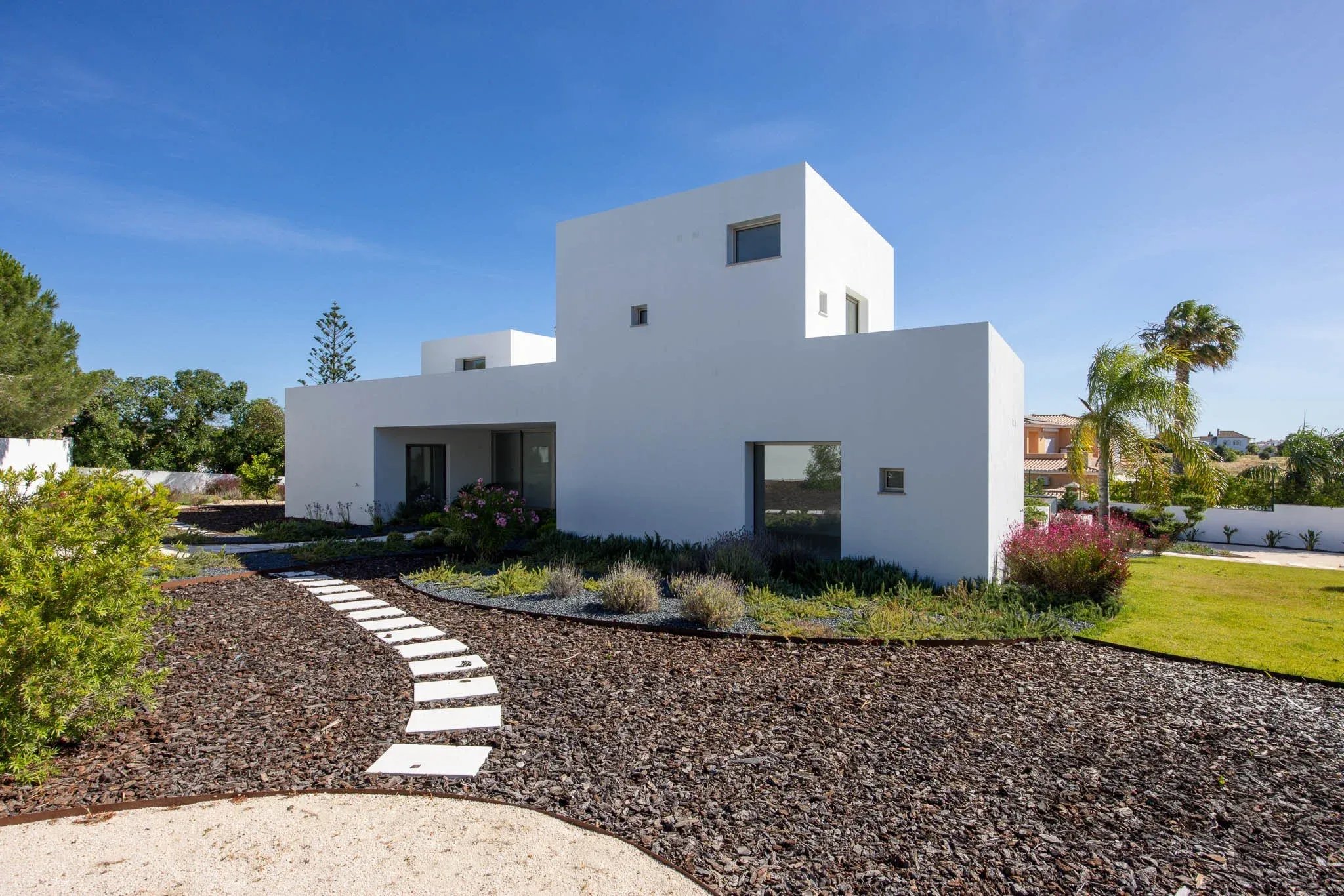 New 4-Bed Luxury Villa with Pool & Sauna, Lagos