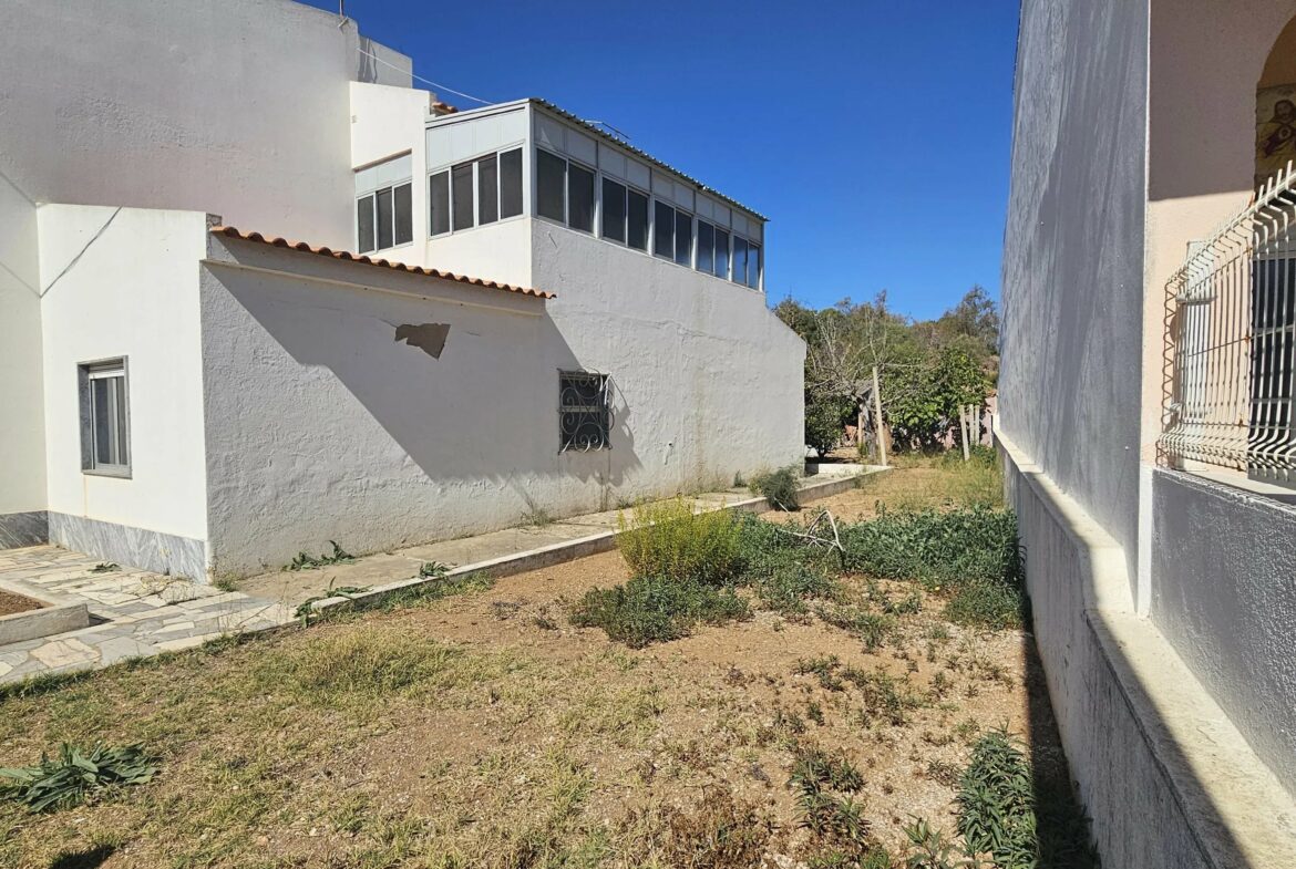 Two-Family House in Ferragudo - Charm, Space and Potential, photo 5