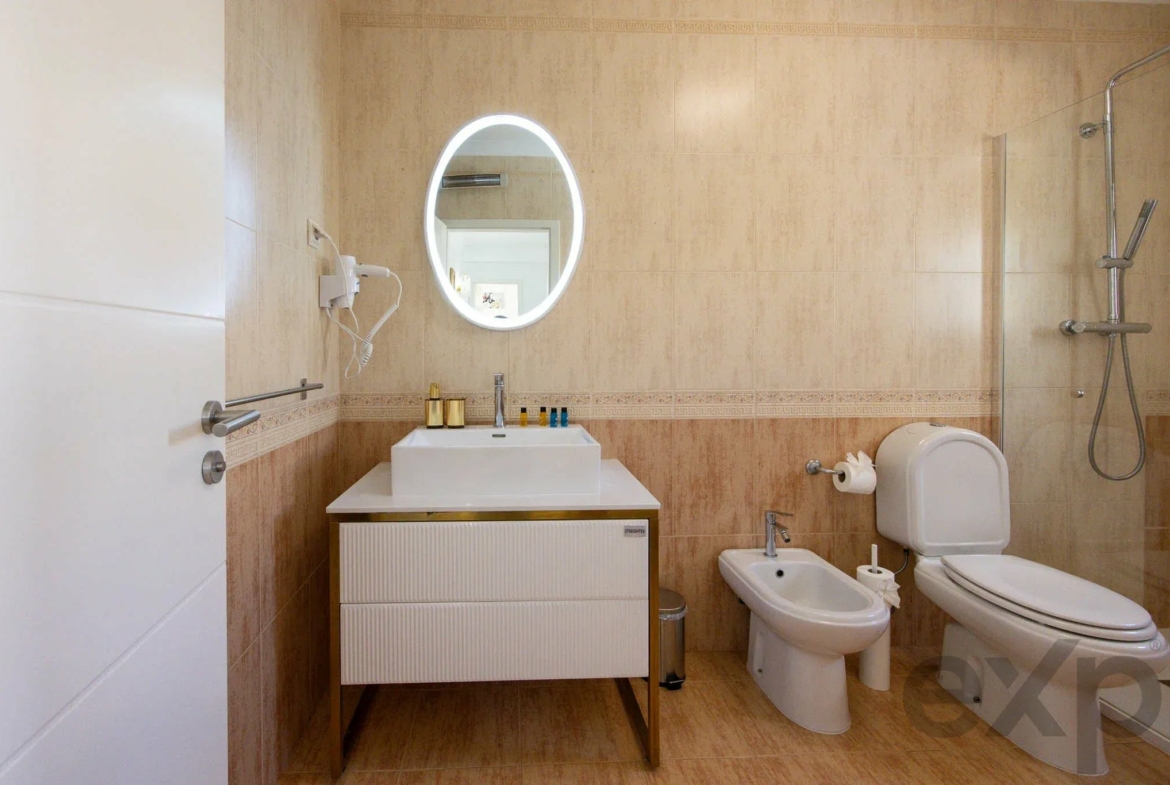 Refurbished T4 Villa, Pool and Guest Flat, Lagos, photo 23