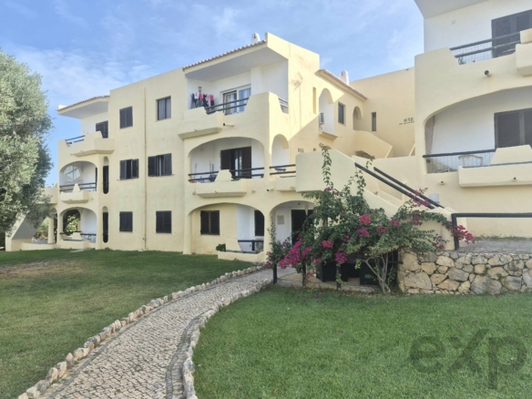 Bright south-facing one-bedroom apartment with balcony - Alvor