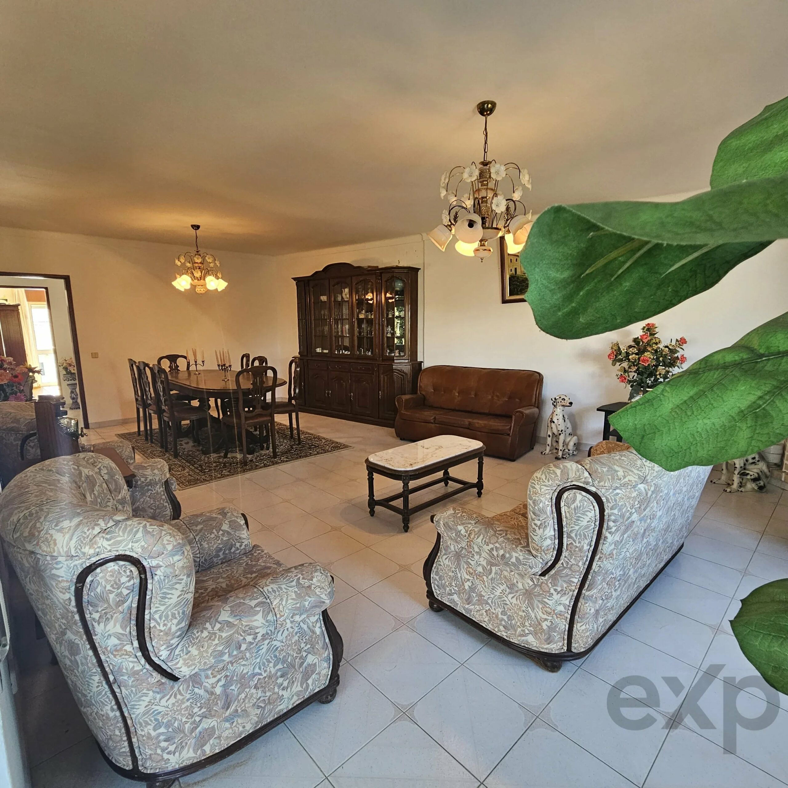 Two-Family House in Ferragudo - Charm, Space and Potential