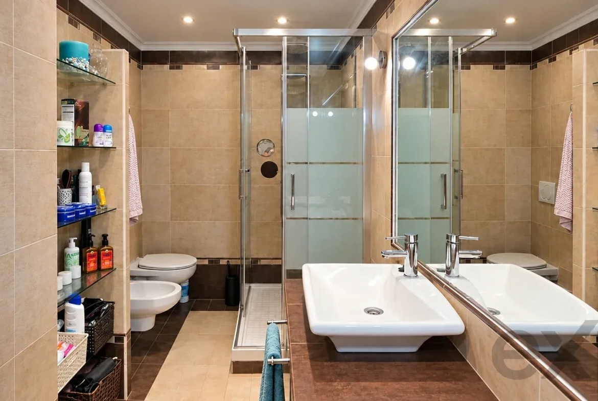 Bright three-bedroom apartment with two bathrooms in a central location, photo 18