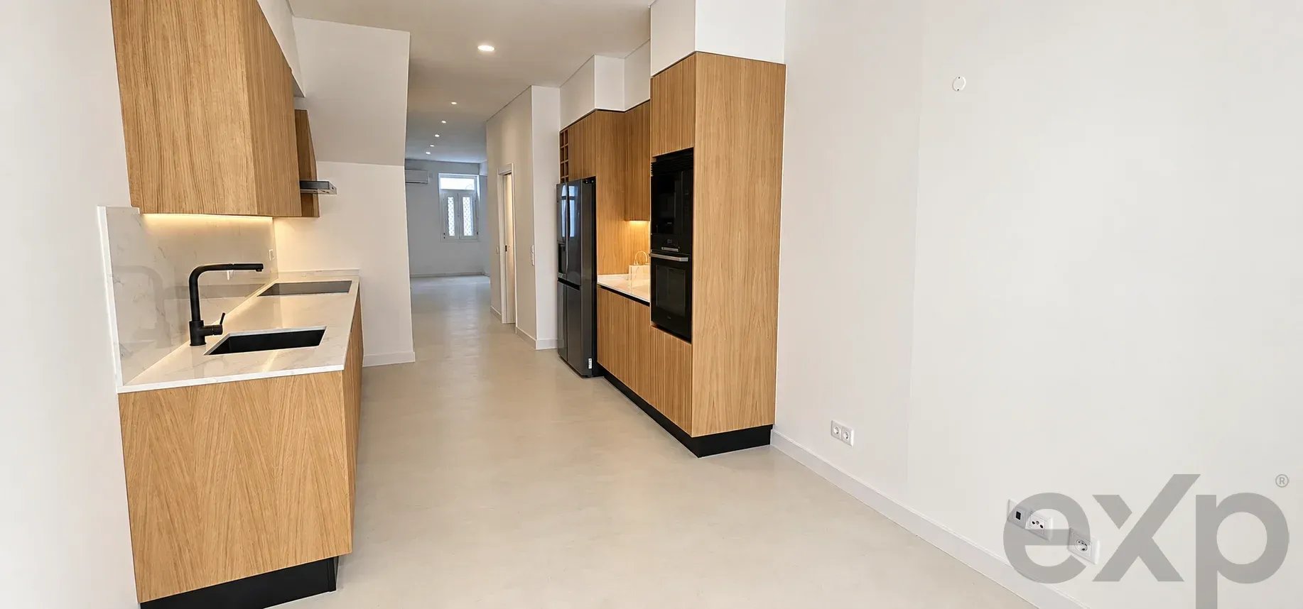 Maison jumelée T4 neuve au cœur du centre-ville d’Olhão