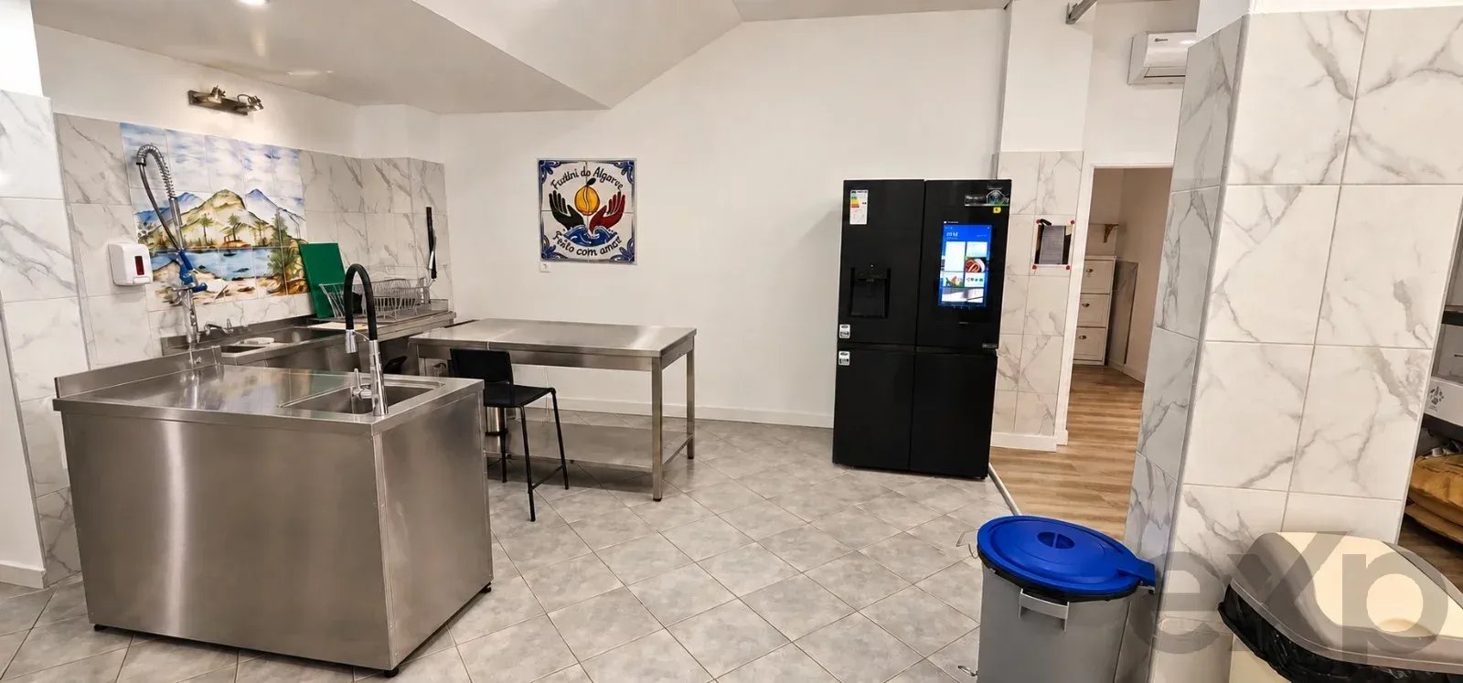Modern Business Space in Quelfes, Olhão, 102 m²
