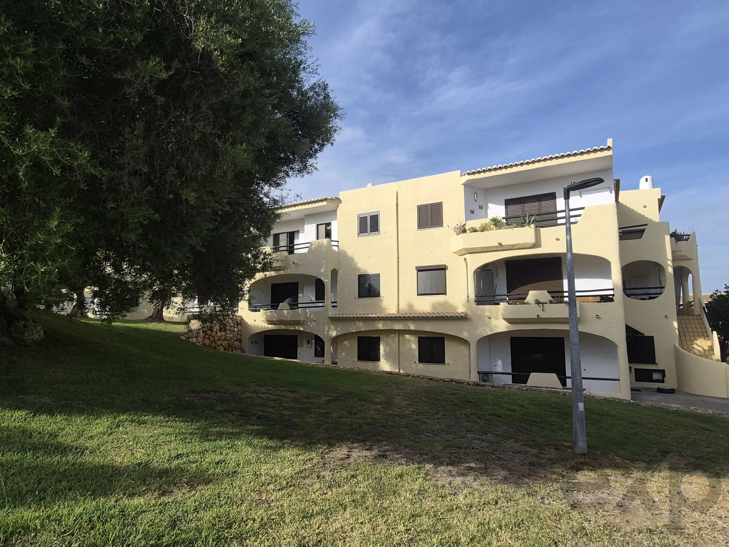 Bright south-facing one-bedroom apartment with balcony - Alvor